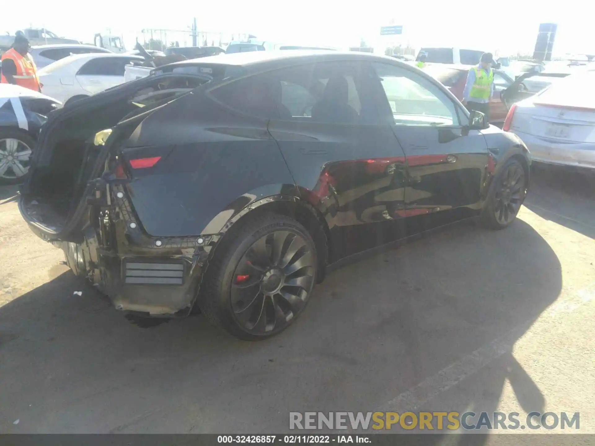 4 Photograph of a damaged car 7SAYGDEF8NF336798 TESLA MODEL Y 2022