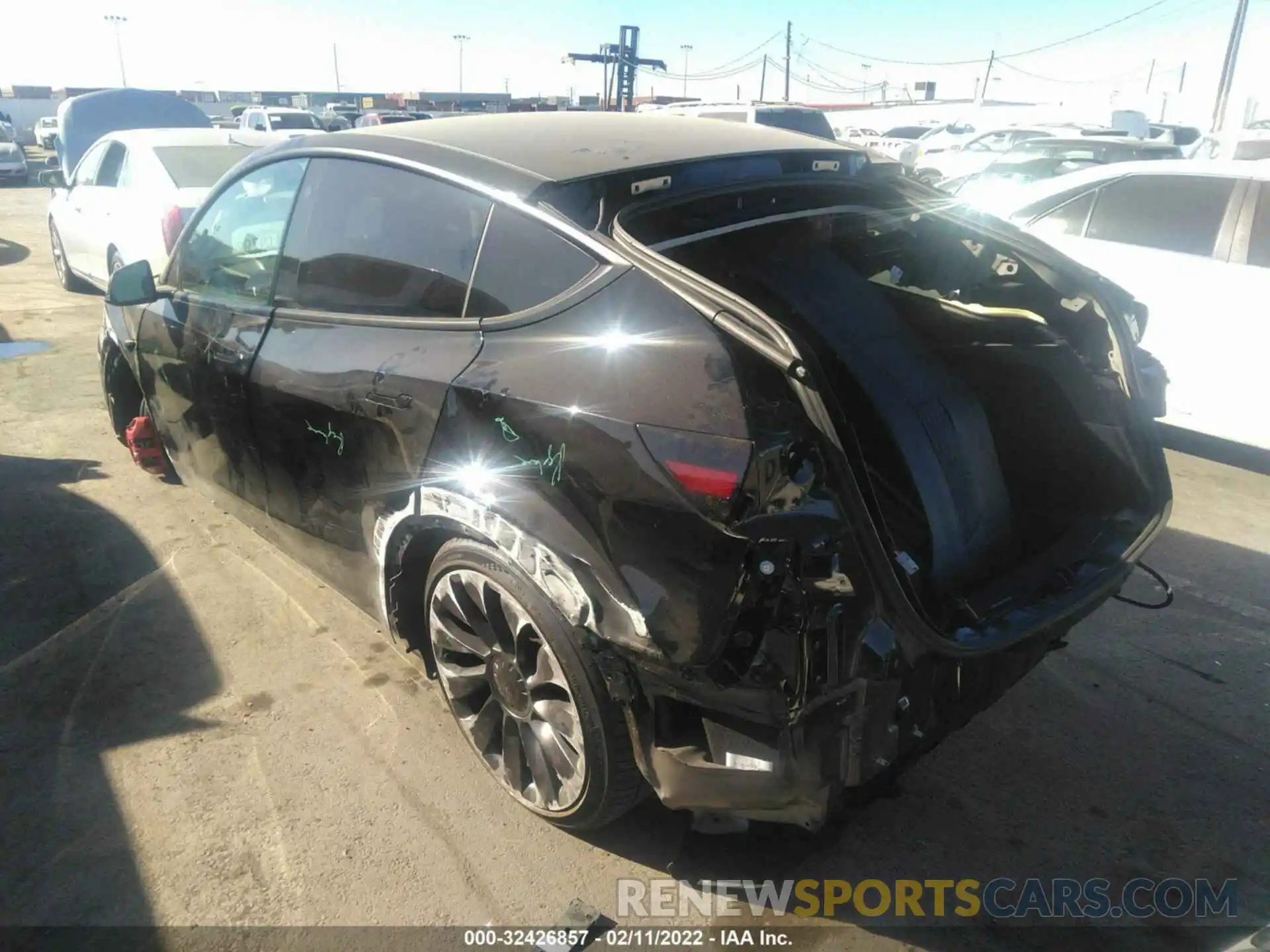 6 Photograph of a damaged car 7SAYGDEF8NF336798 TESLA MODEL Y 2022