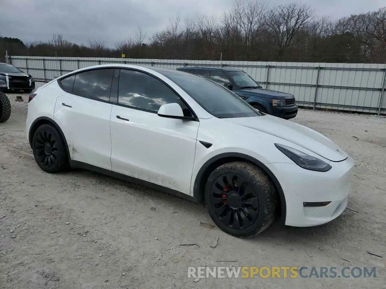 4 Photograph of a damaged car 7SAYGDEF8NF405098 TESLA MODEL Y 2022