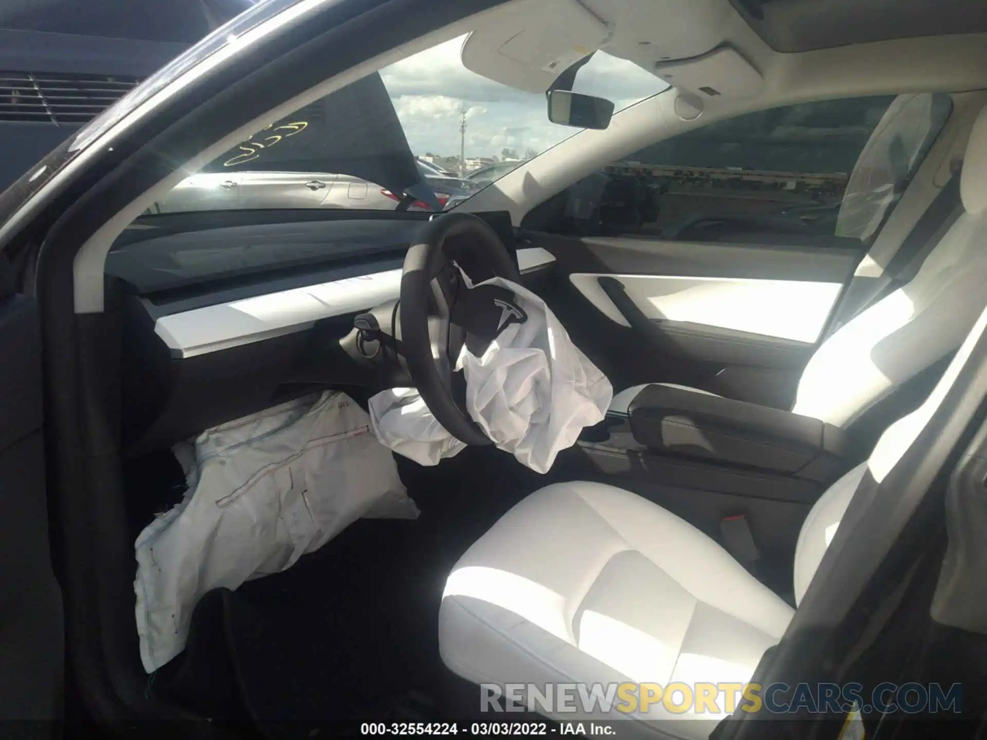 5 Photograph of a damaged car 7SAYGDEF9NF312560 TESLA MODEL Y 2022