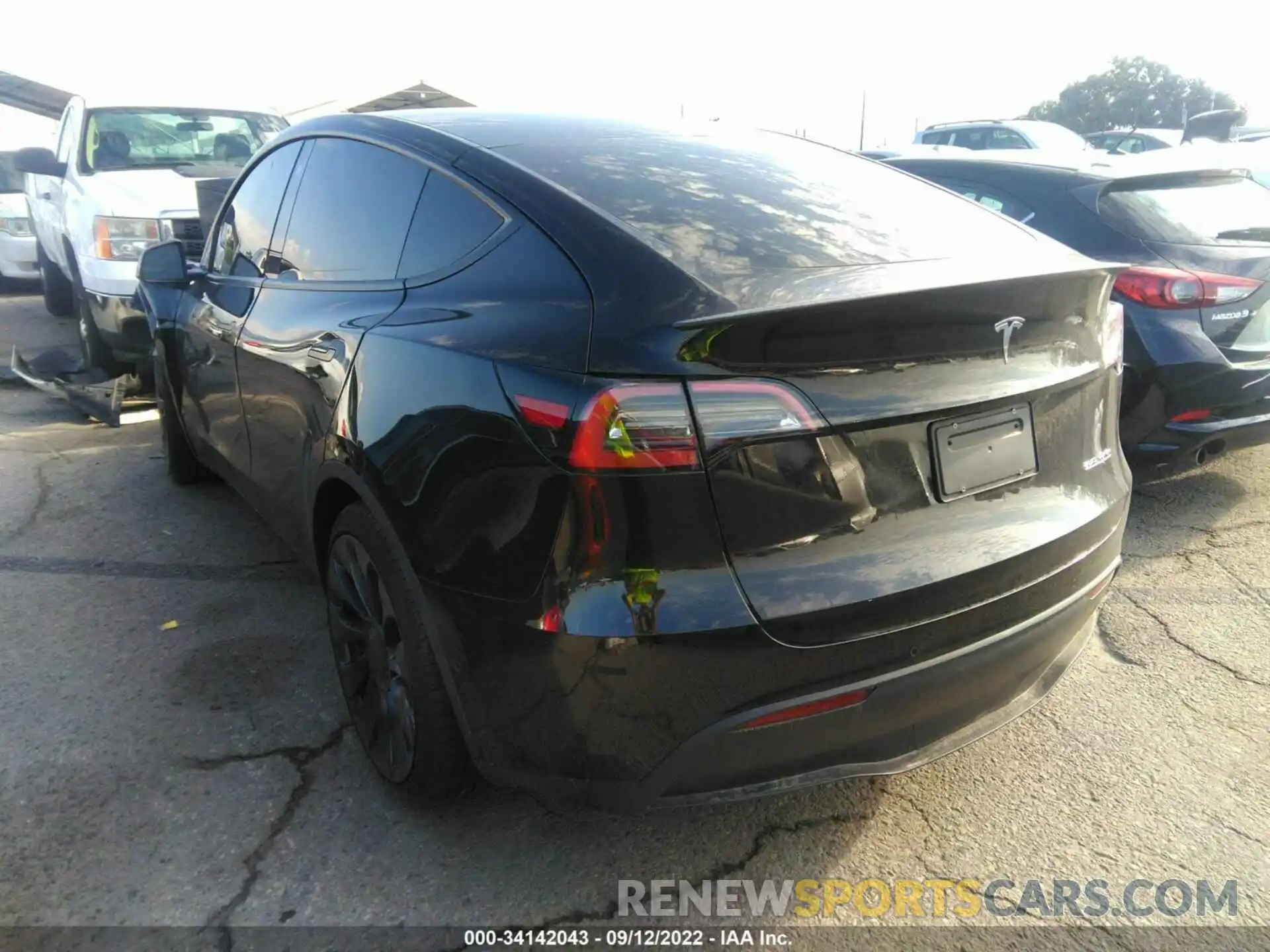 3 Photograph of a damaged car 7SAYGDEF9NF324000 TESLA MODEL Y 2022