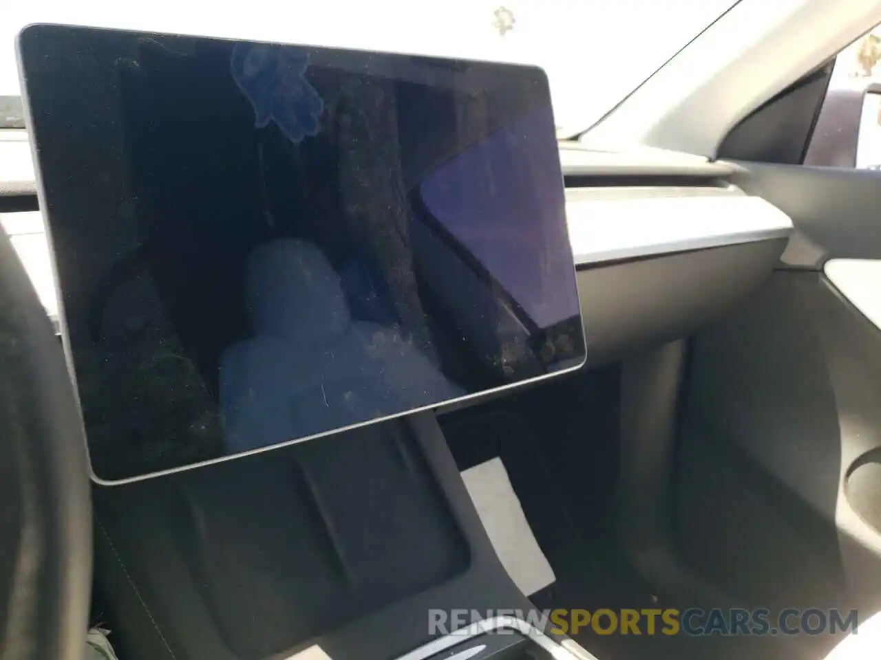 8 Photograph of a damaged car 7SAYGDEF9NF338432 TESLA MODEL Y 2022