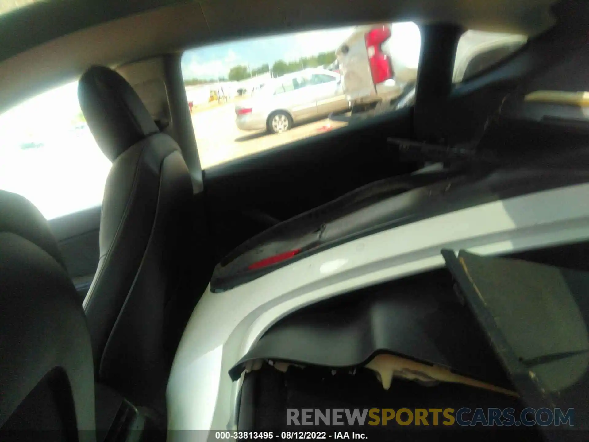 8 Photograph of a damaged car 7SAYGDEF9NF358308 TESLA MODEL Y 2022