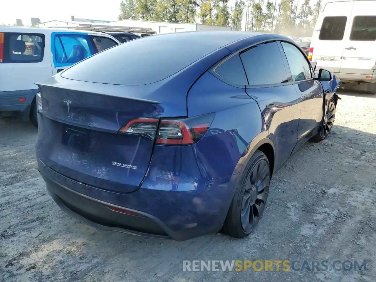 4 Photograph of a damaged car 7SAYGDEF9NF465424 TESLA MODEL Y 2022