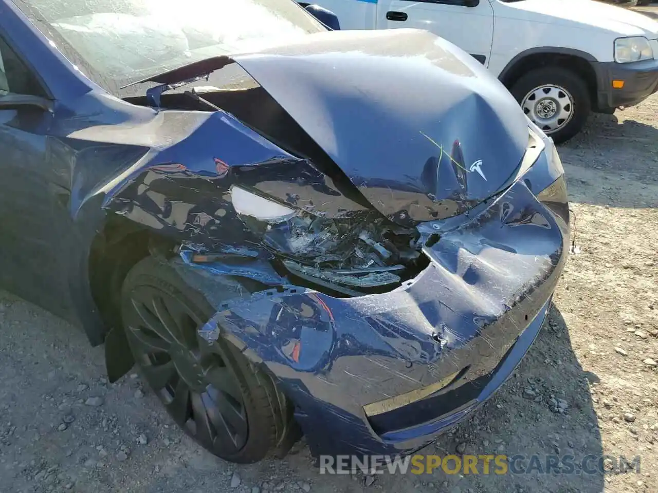 9 Photograph of a damaged car 7SAYGDEF9NF465424 TESLA MODEL Y 2022