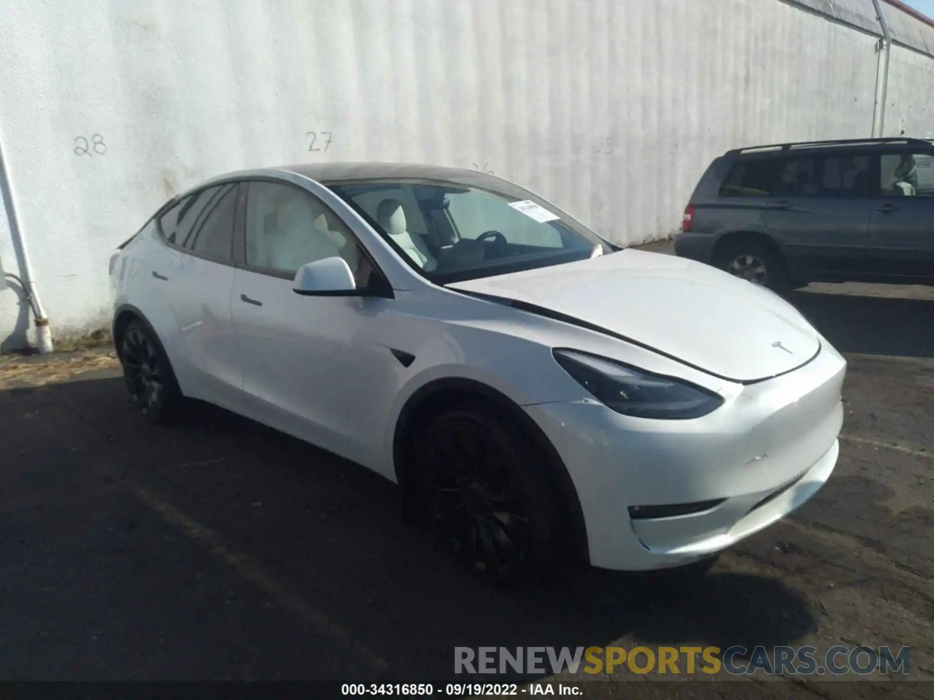 1 Photograph of a damaged car 7SAYGDEF9NF485656 TESLA MODEL Y 2022