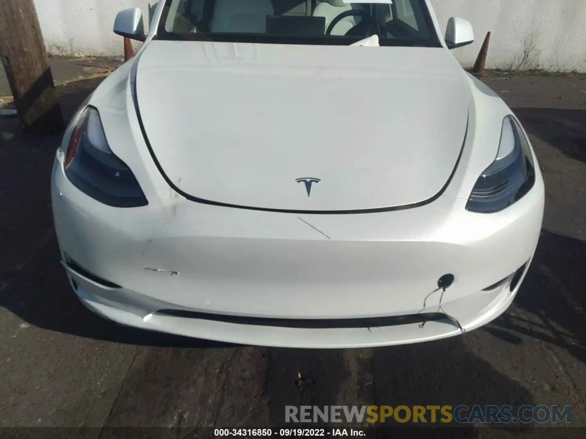 10 Photograph of a damaged car 7SAYGDEF9NF485656 TESLA MODEL Y 2022