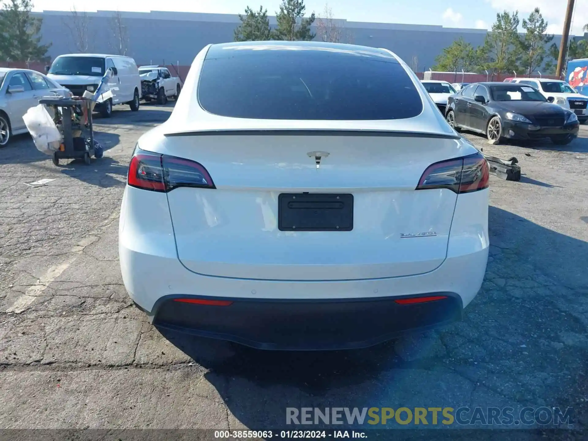 17 Photograph of a damaged car 7SAYGDEF9NF537027 TESLA MODEL Y 2022