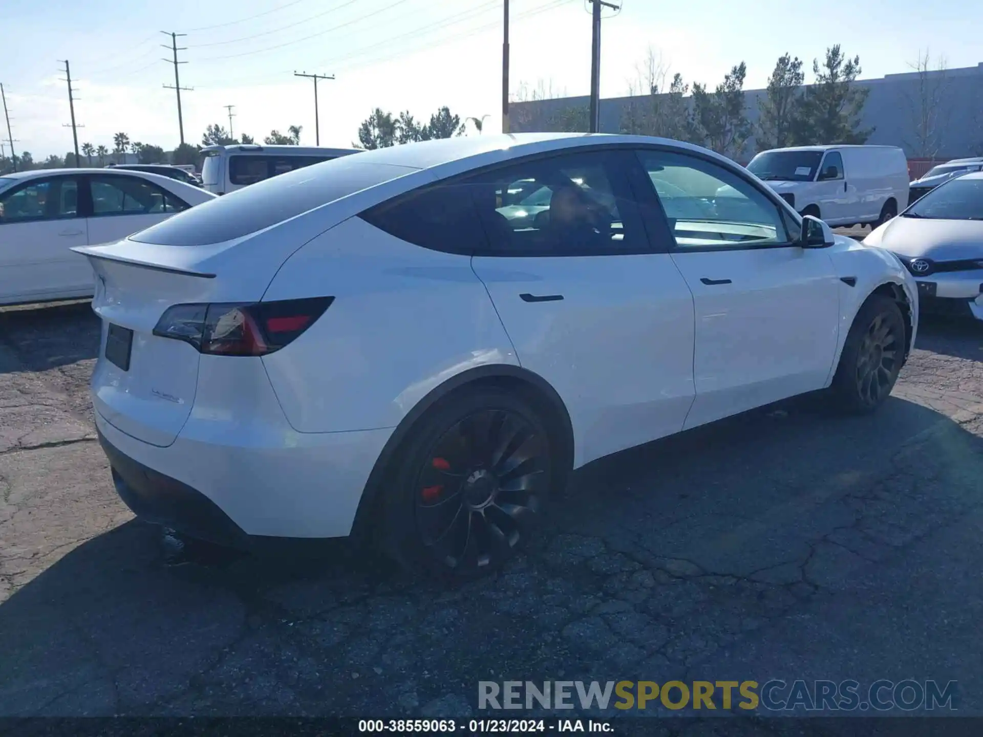 4 Photograph of a damaged car 7SAYGDEF9NF537027 TESLA MODEL Y 2022