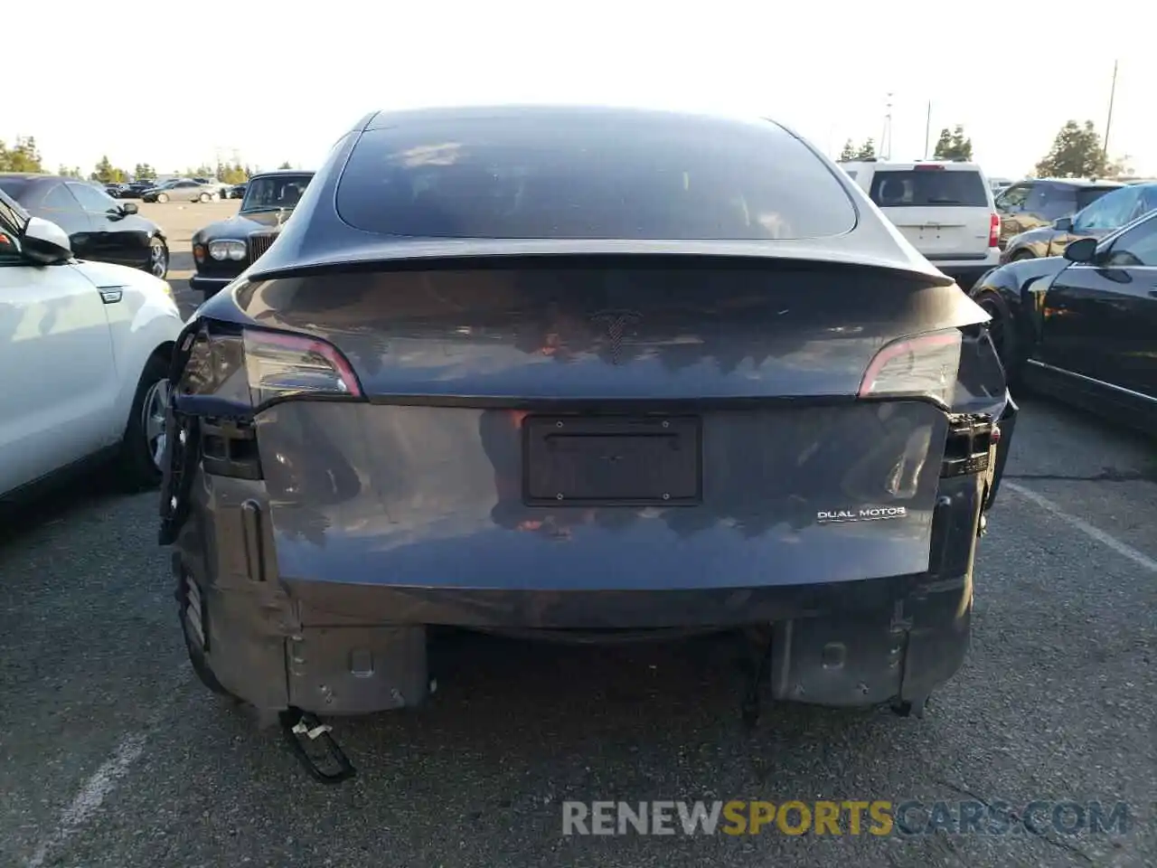 6 Photograph of a damaged car 7SAYGDEFXNF457221 TESLA MODEL Y 2022