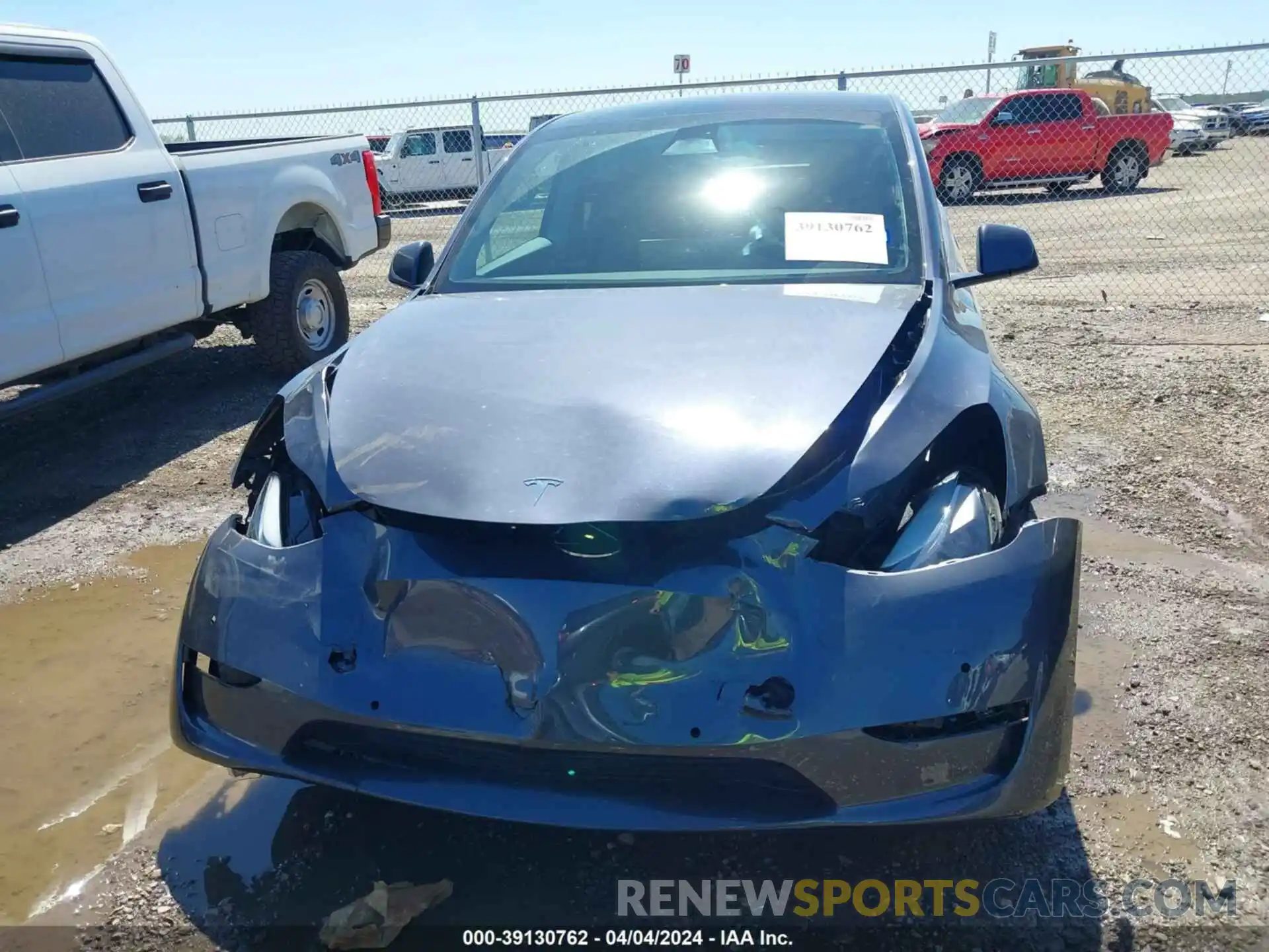 12 Photograph of a damaged car 7SAYGDEFXNF521189 TESLA MODEL Y 2022