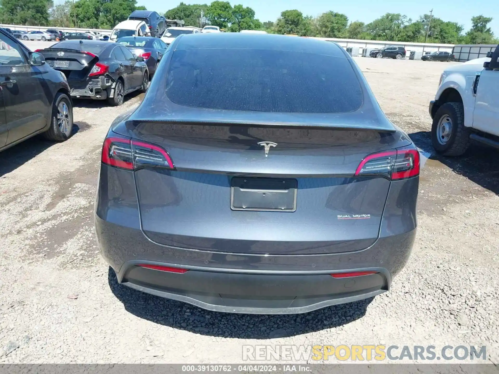 16 Photograph of a damaged car 7SAYGDEFXNF521189 TESLA MODEL Y 2022