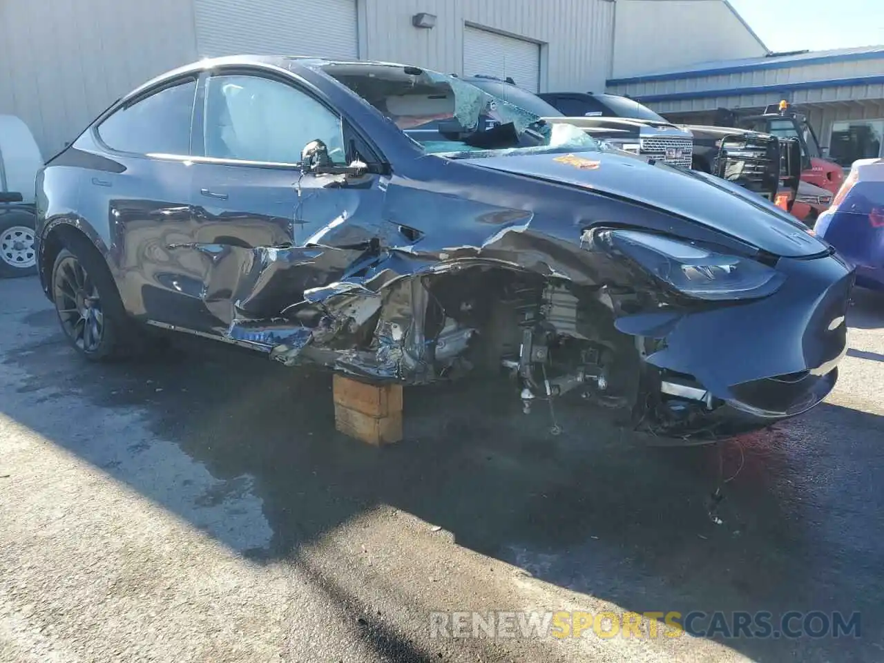 4 Photograph of a damaged car 7SAYGAEE1PF945465 TESLA MODEL Y 2023