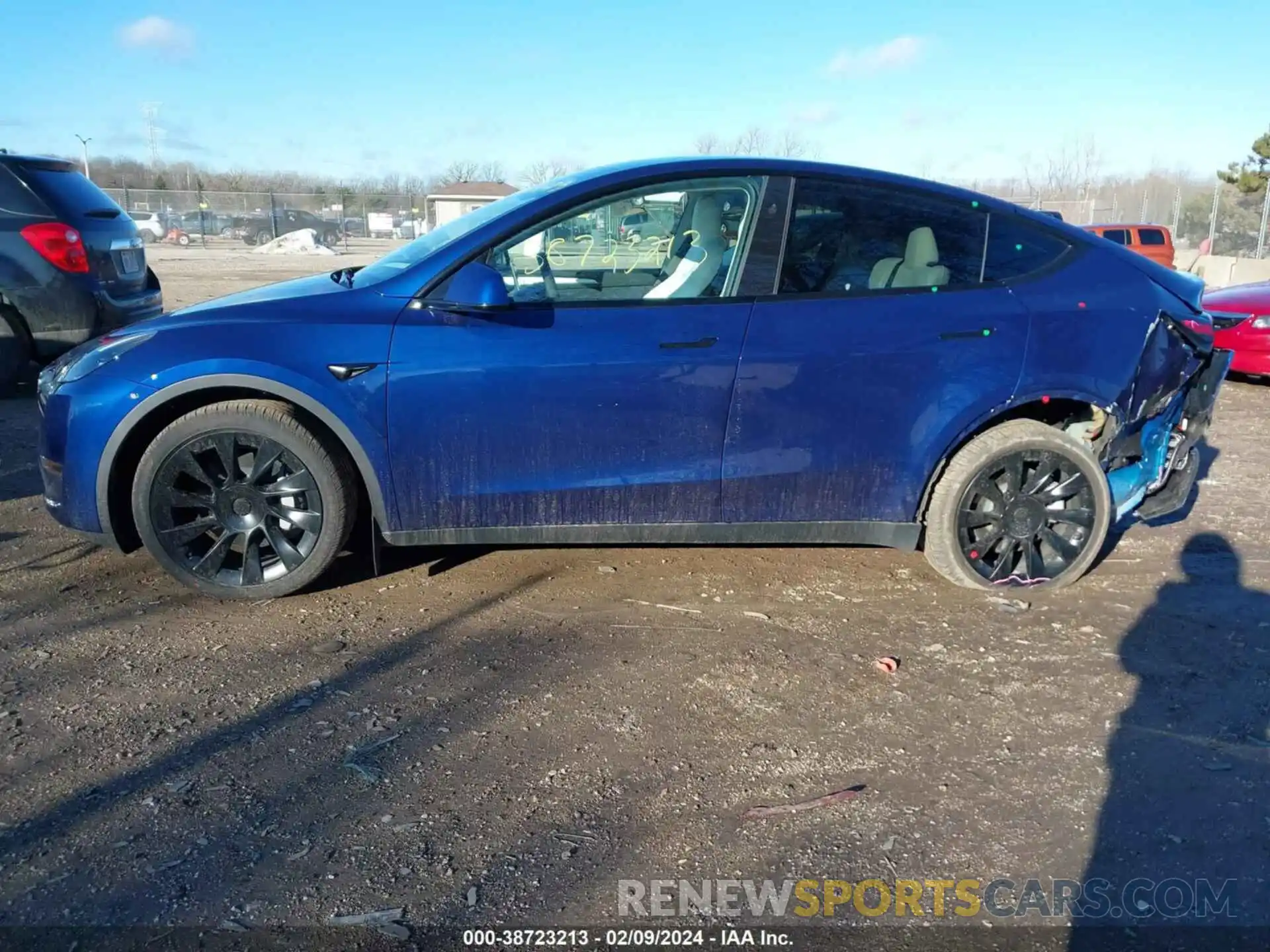 14 Photograph of a damaged car 7SAYGAEE2PF886331 TESLA MODEL Y 2023