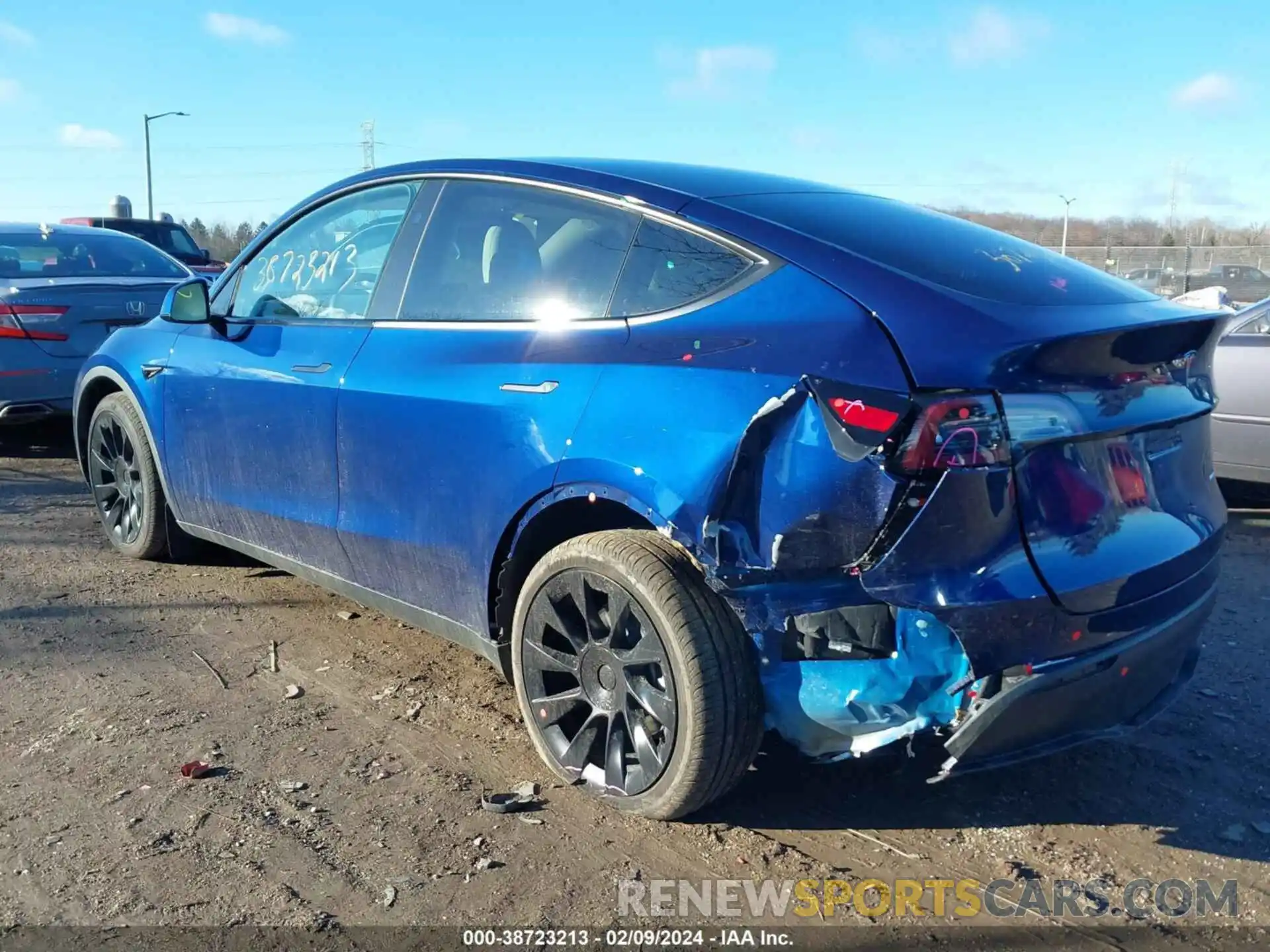 3 Photograph of a damaged car 7SAYGAEE2PF886331 TESLA MODEL Y 2023