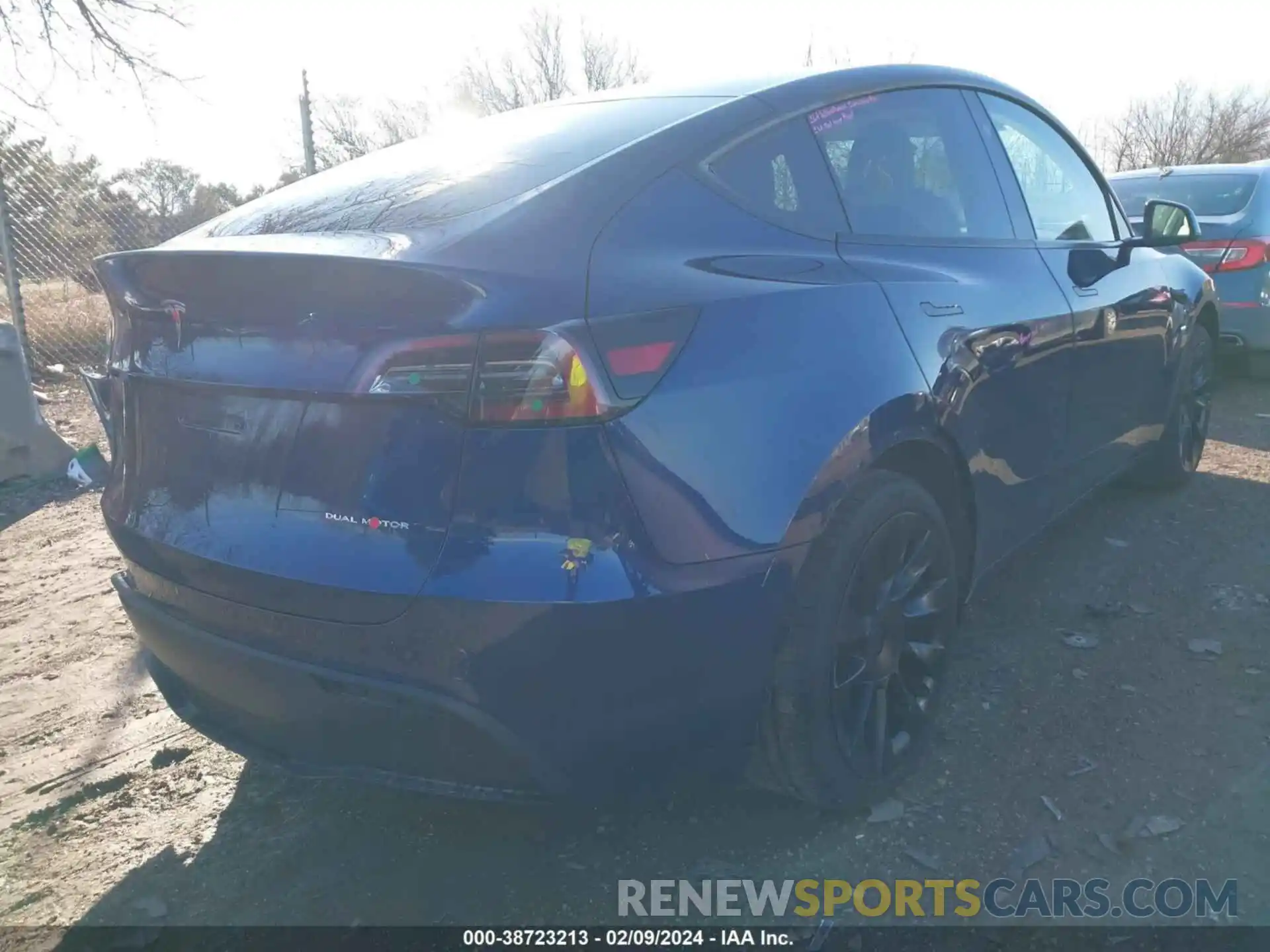 4 Photograph of a damaged car 7SAYGAEE2PF886331 TESLA MODEL Y 2023