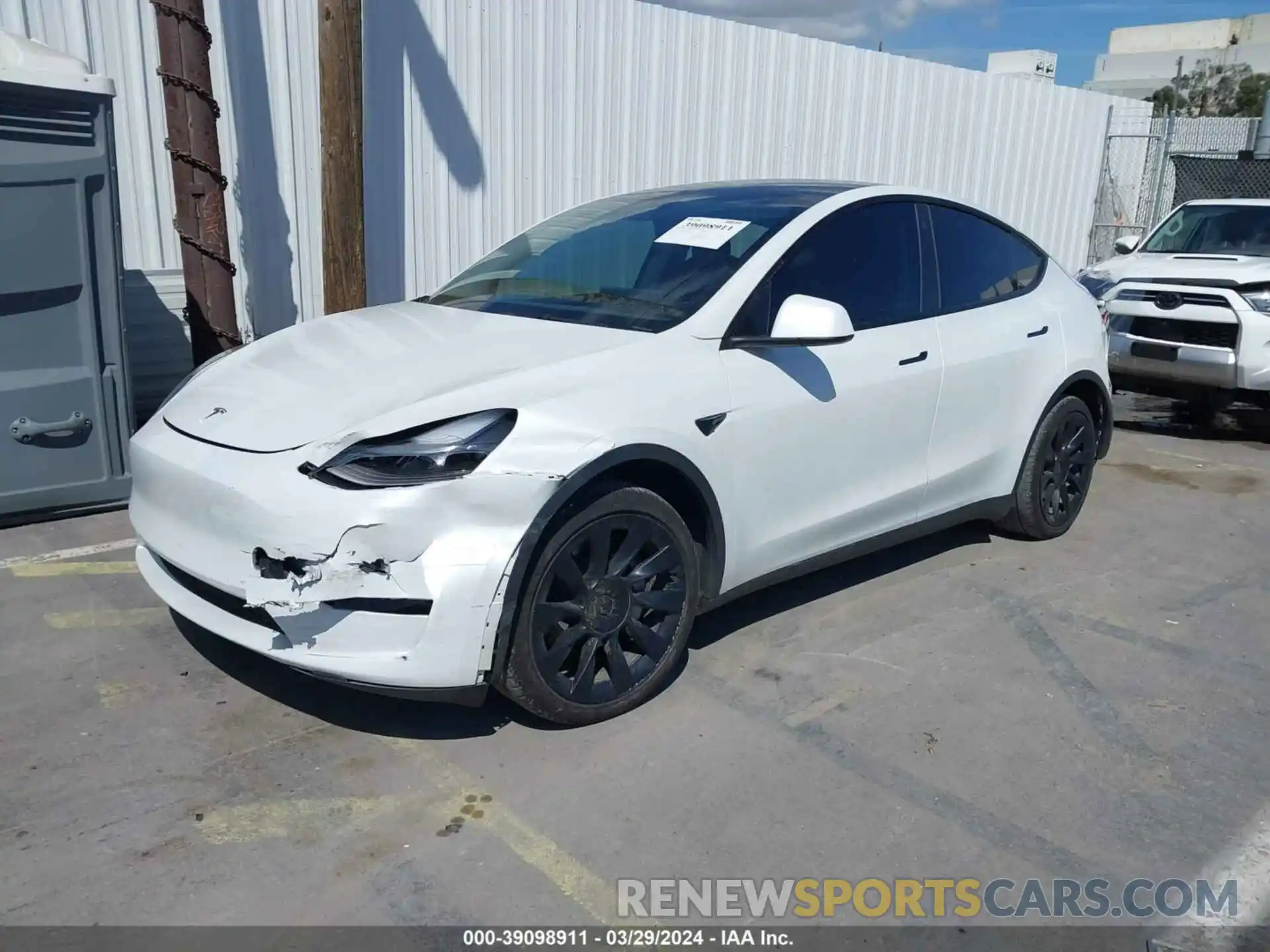 2 Фотография поврежденного автомобиля 7SAYGAEE4PF624651 TESLA MODEL Y 2023