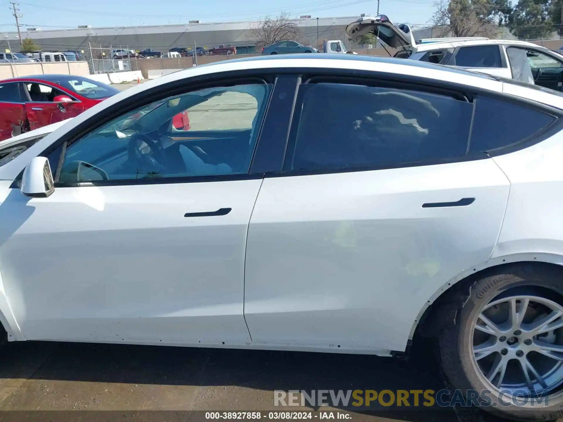 15 Photograph of a damaged car 7SAYGAEE6PF627972 TESLA MODEL Y 2023