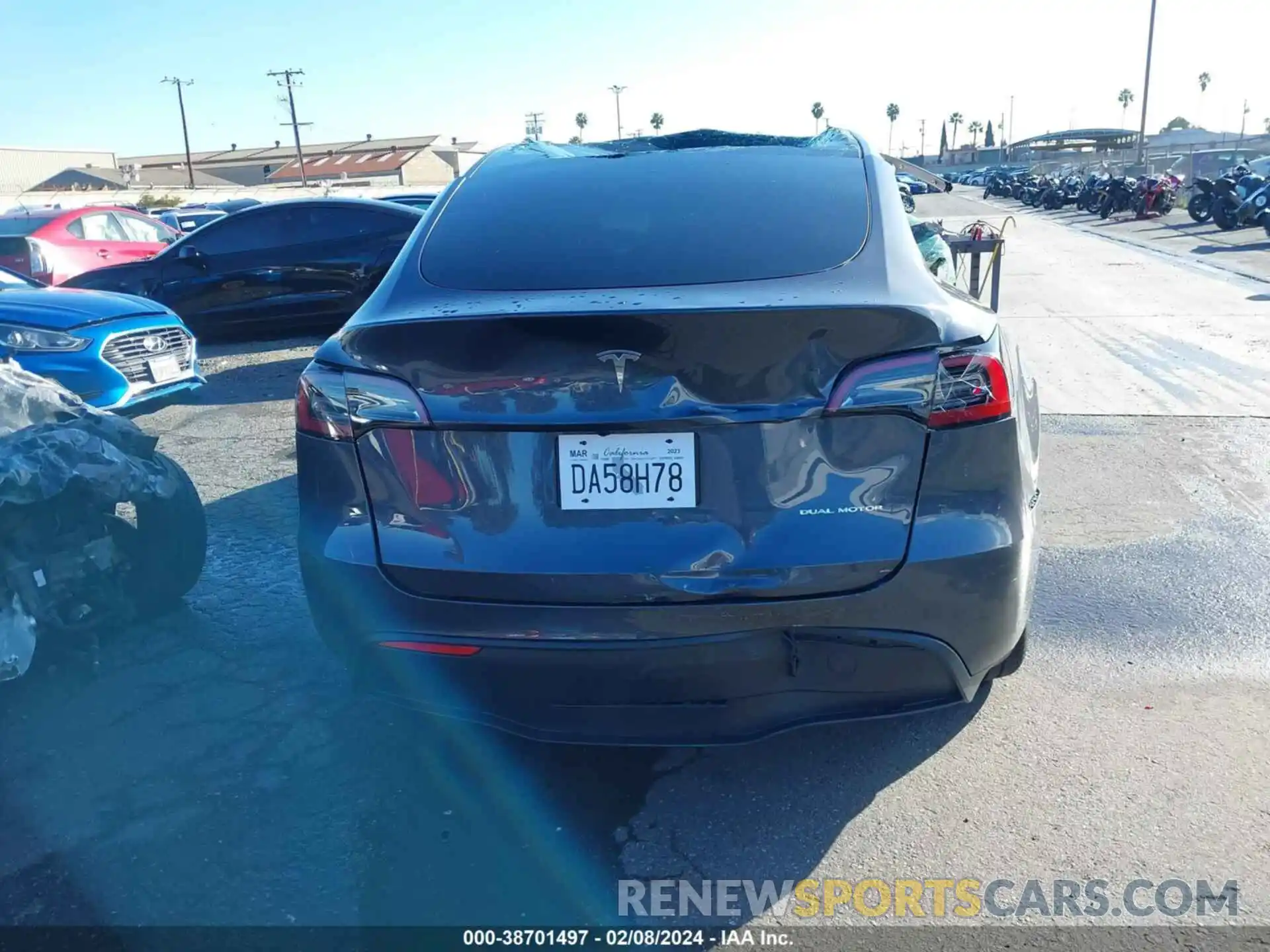 15 Photograph of a damaged car 7SAYGAEE7PF916777 TESLA MODEL Y 2023