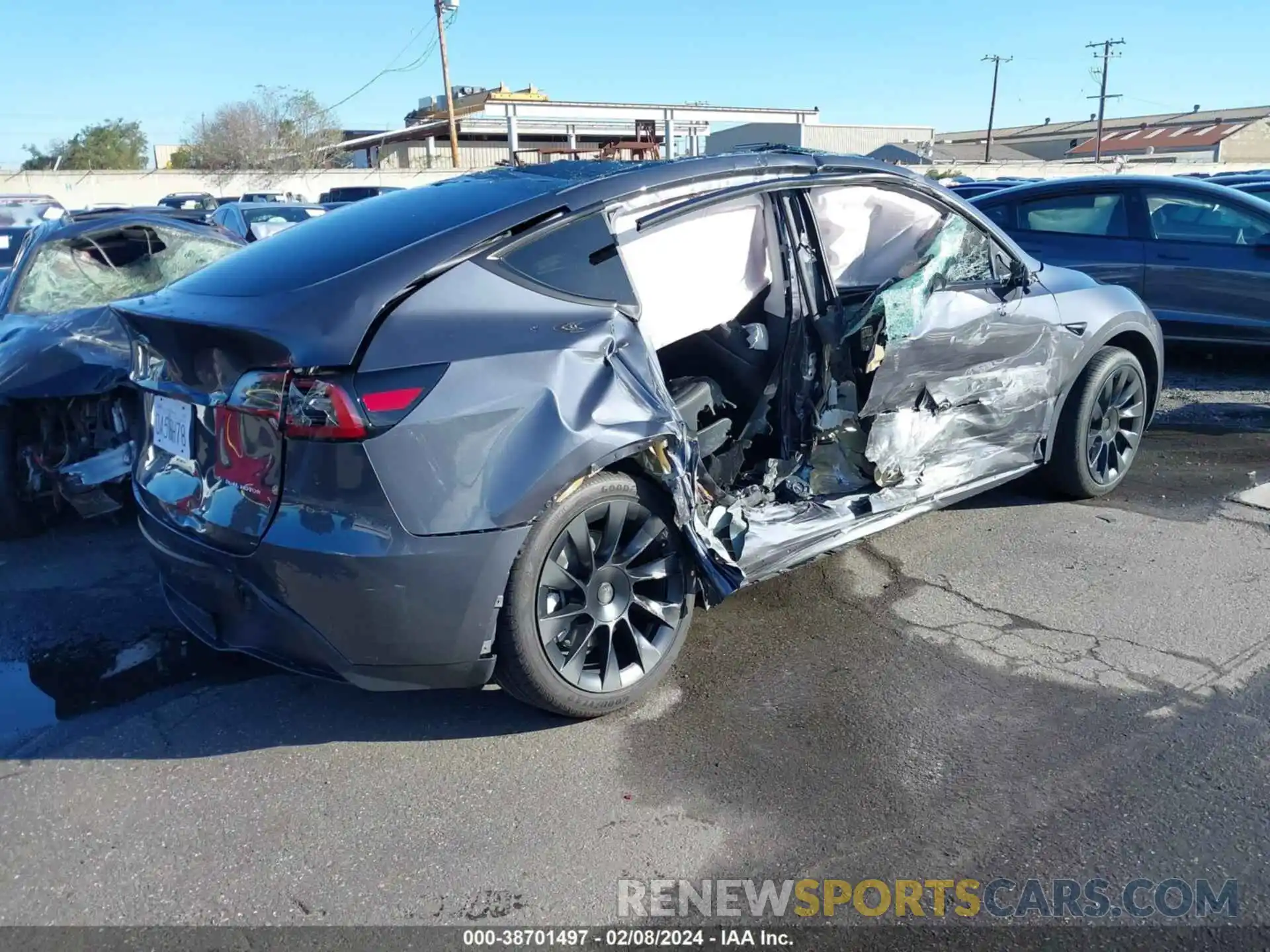 4 Photograph of a damaged car 7SAYGAEE7PF916777 TESLA MODEL Y 2023