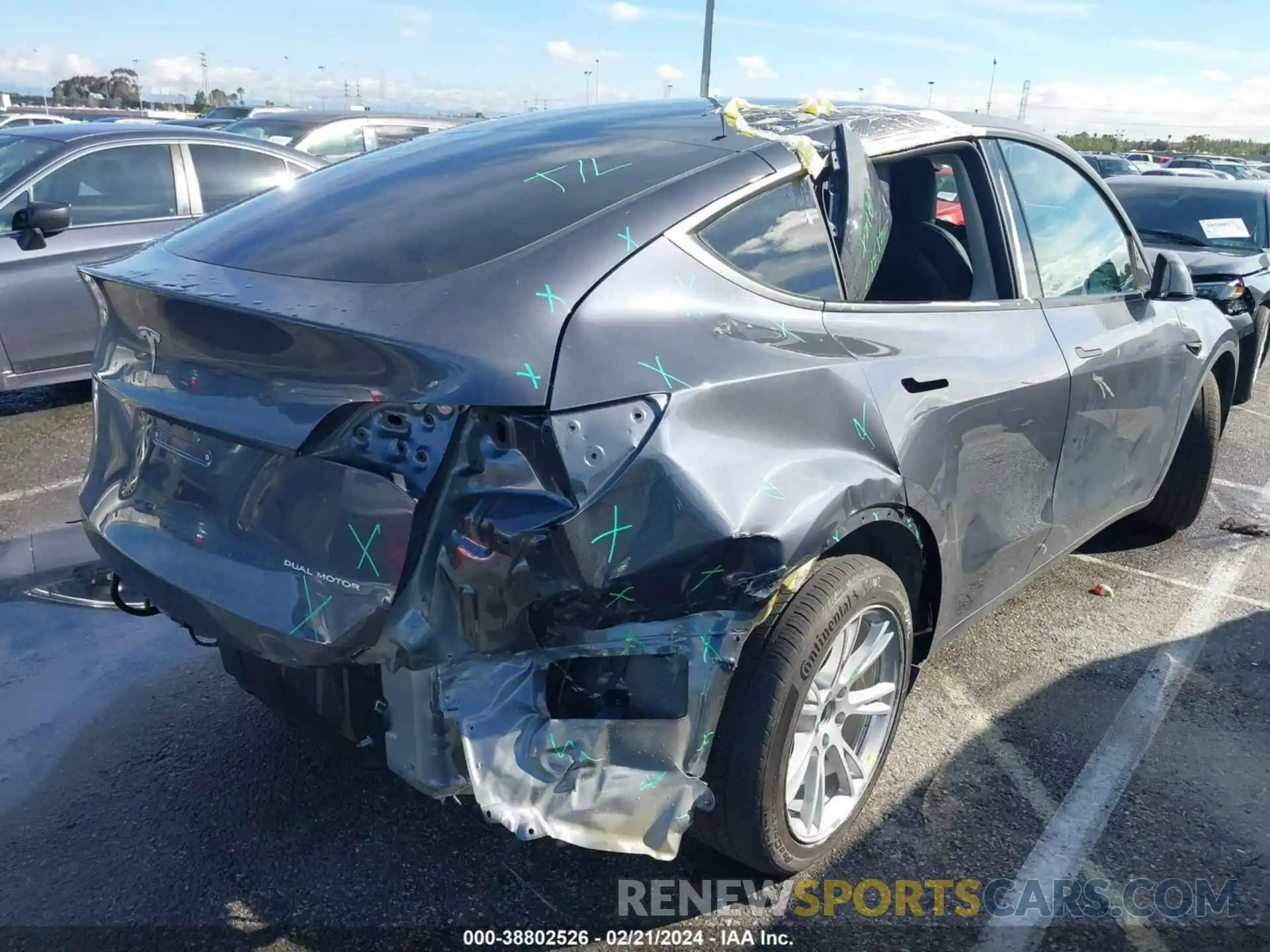 4 Photograph of a damaged car 7SAYGAEE9PF635368 TESLA MODEL Y 2023