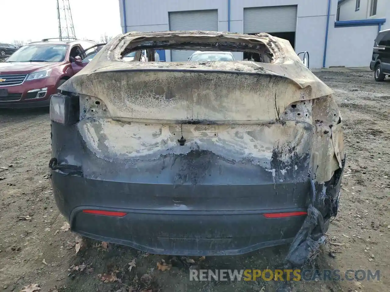 6 Photograph of a damaged car 7SAYGDED1PF914497 TESLA MODEL Y 2023