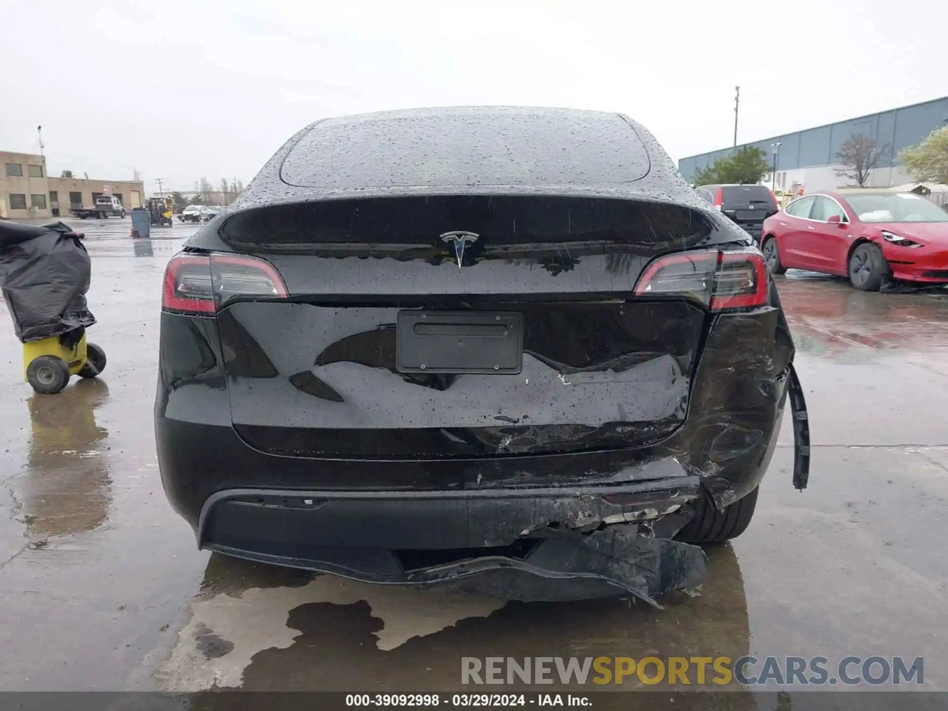 15 Photograph of a damaged car 7SAYGDED8PF976883 TESLA MODEL Y 2023