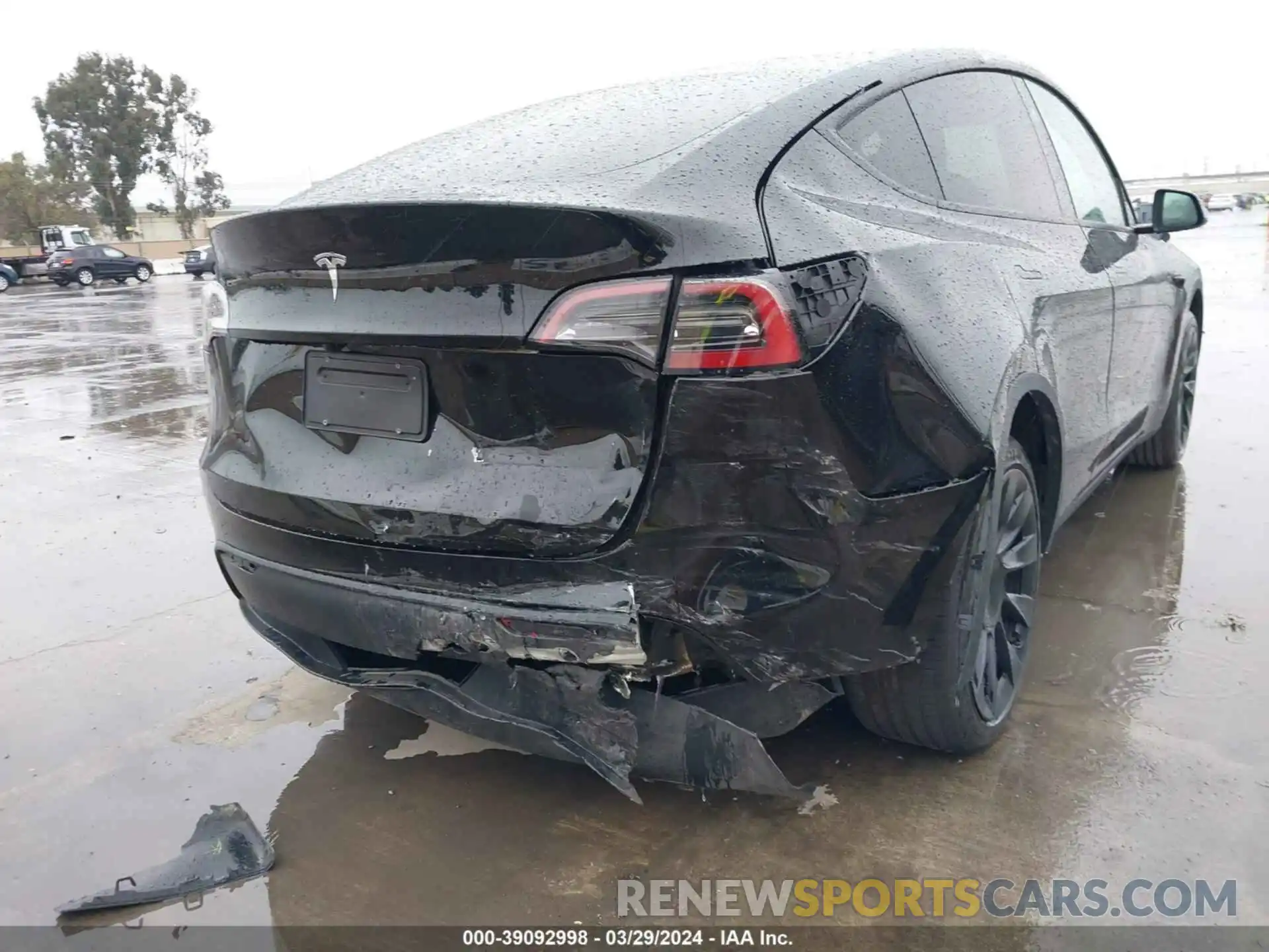 6 Photograph of a damaged car 7SAYGDED8PF976883 TESLA MODEL Y 2023