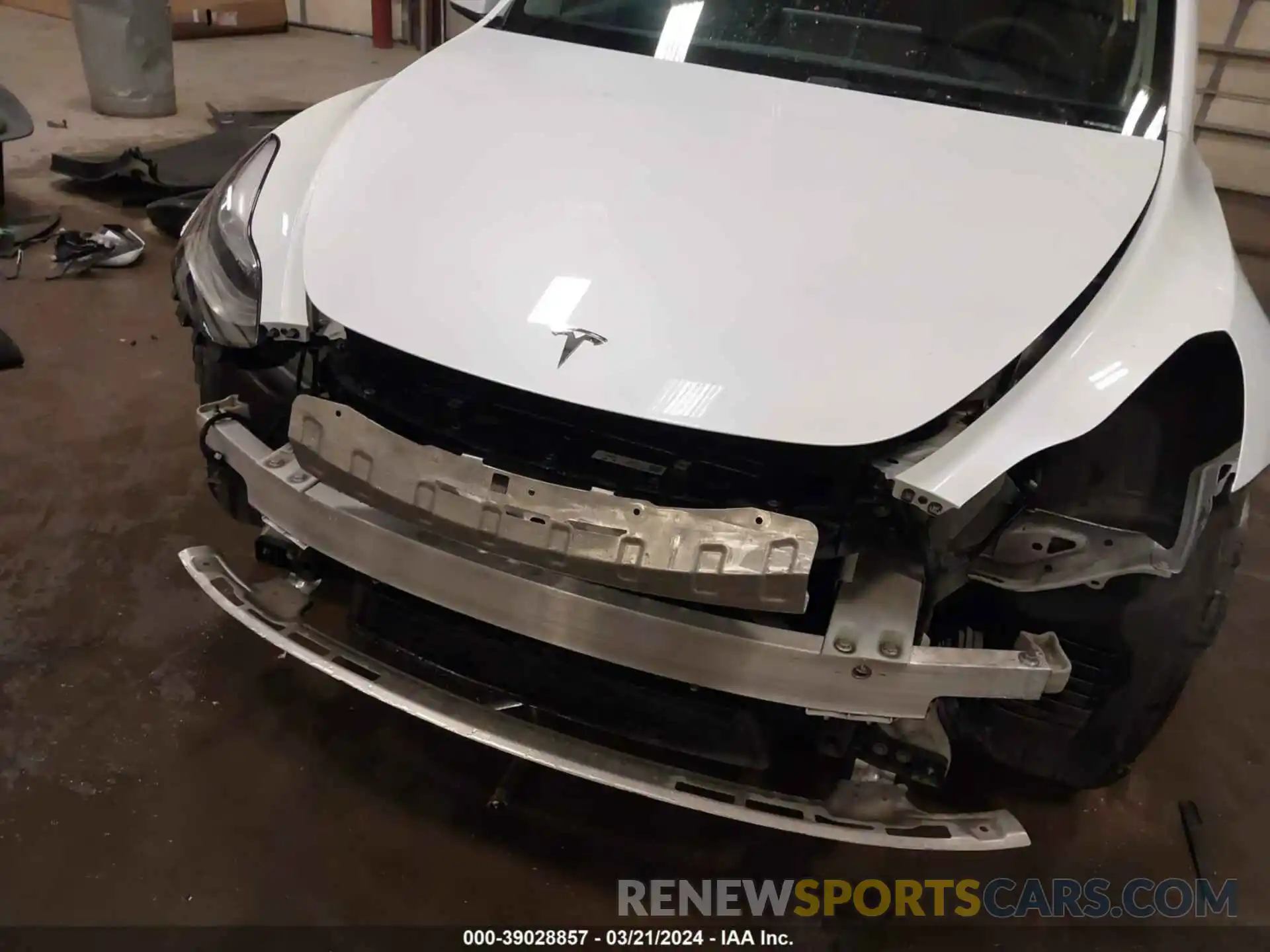 19 Photograph of a damaged car 7SAYGDEE0PA140099 TESLA MODEL Y 2023