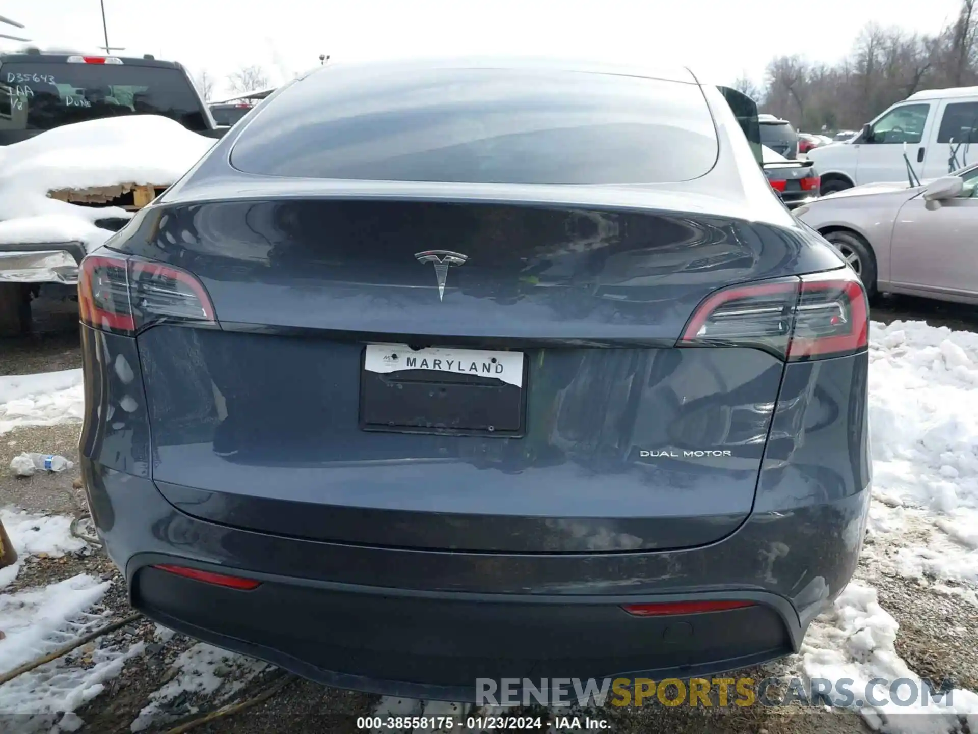 17 Photograph of a damaged car 7SAYGDEE0PA194213 TESLA MODEL Y 2023