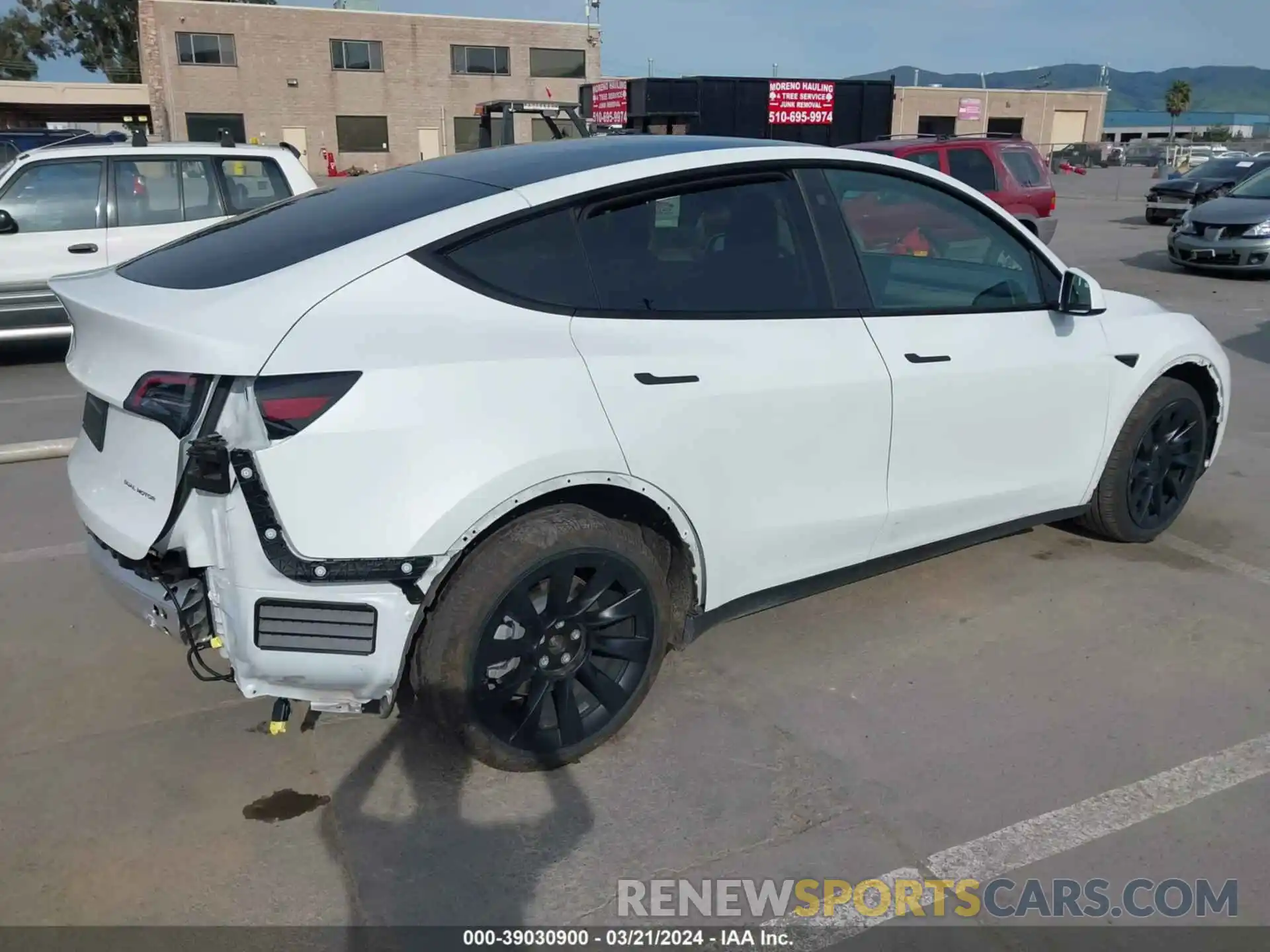 4 Фотография поврежденного автомобиля 7SAYGDEE0PF588698 TESLA MODEL Y 2023