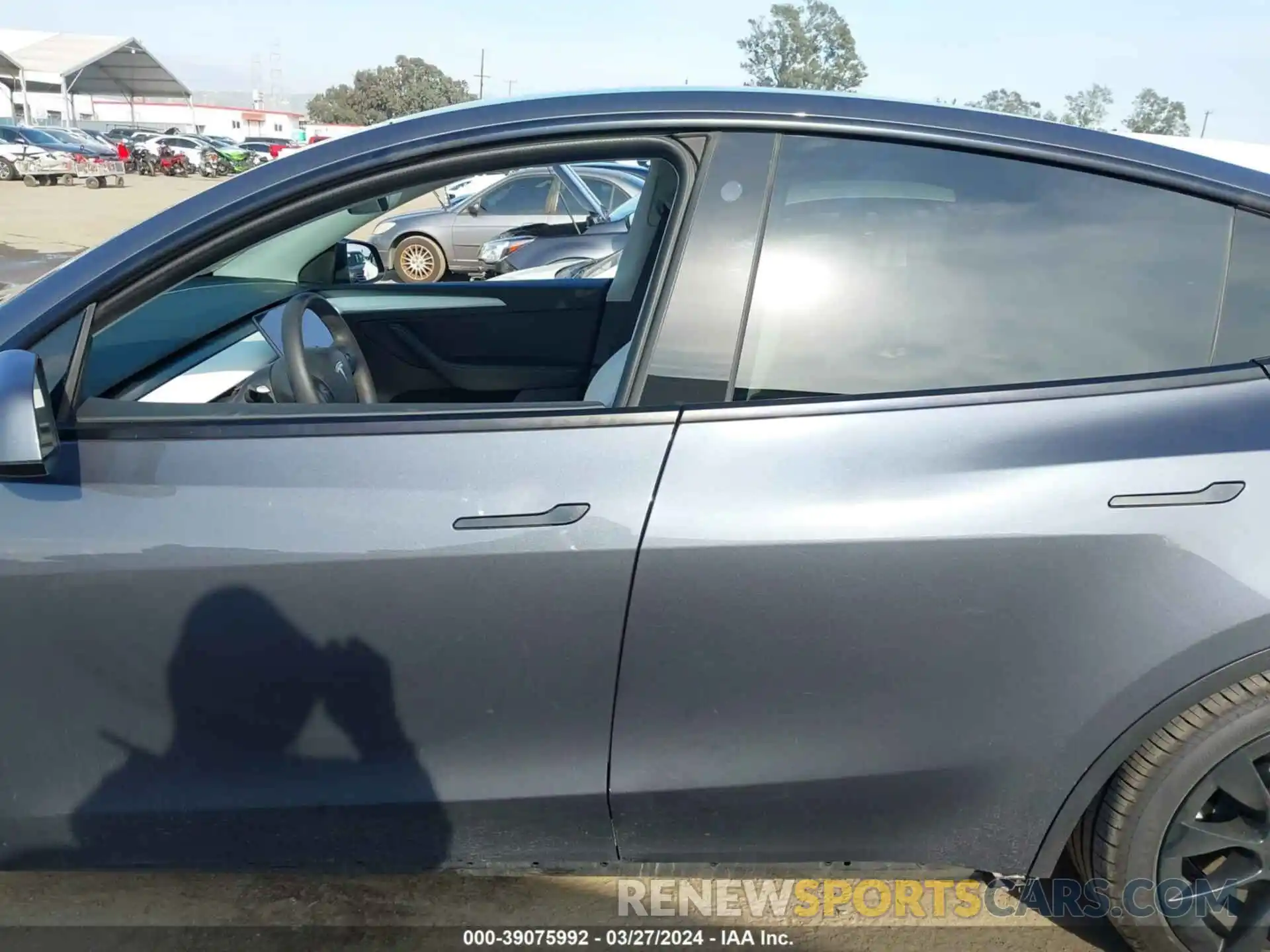 15 Photograph of a damaged car 7SAYGDEE0PF606083 TESLA MODEL Y 2023