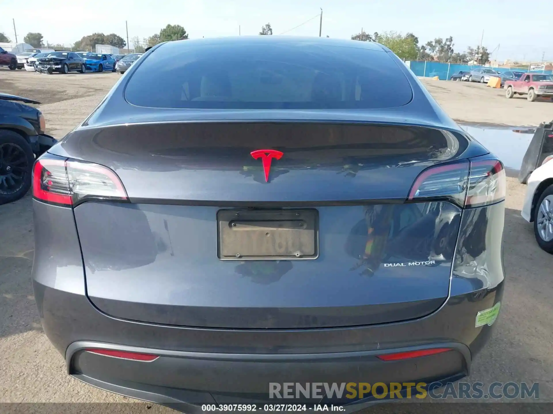 17 Photograph of a damaged car 7SAYGDEE0PF606083 TESLA MODEL Y 2023