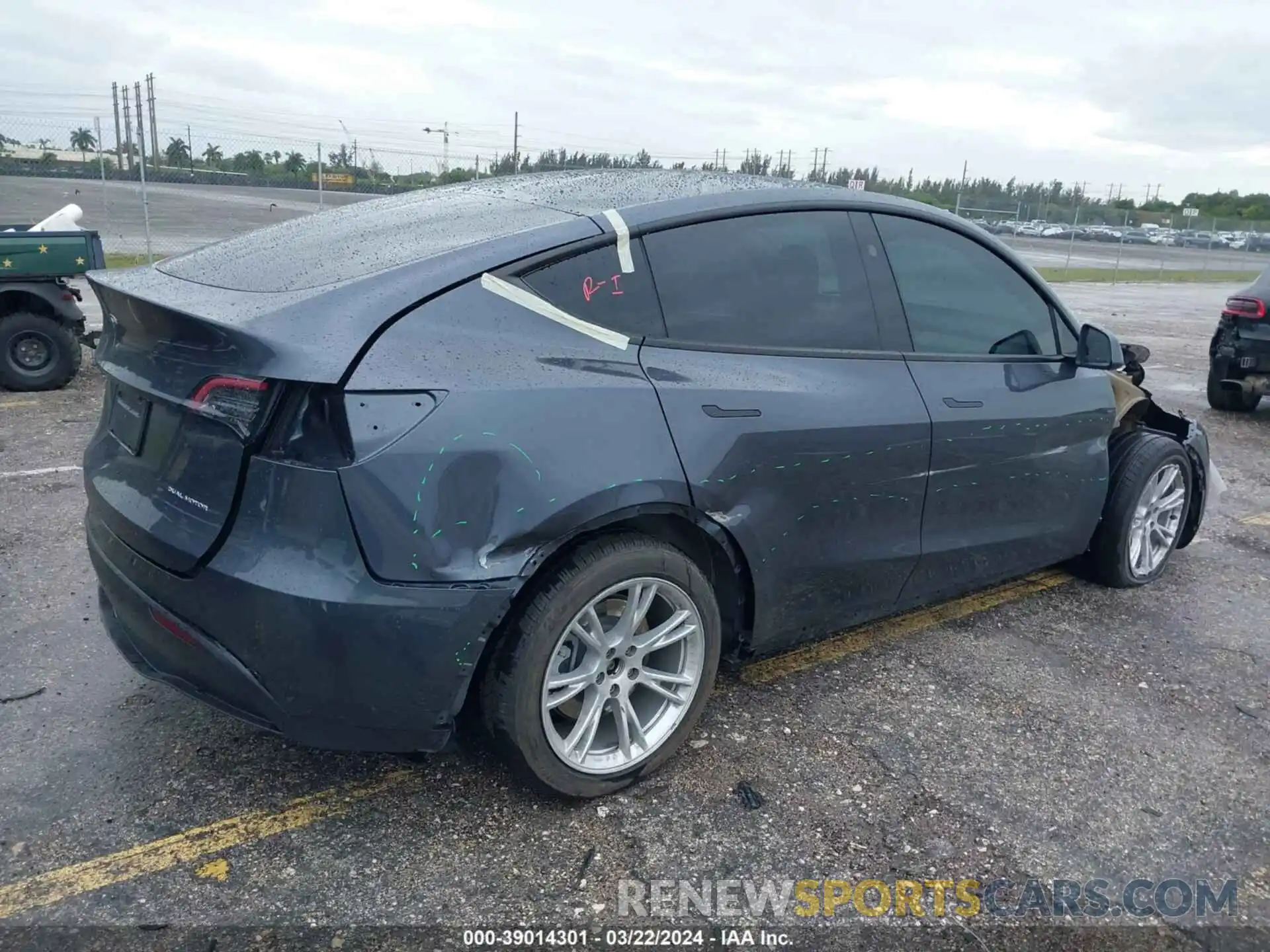 4 Фотография поврежденного автомобиля 7SAYGDEE0PF862322 TESLA MODEL Y 2023