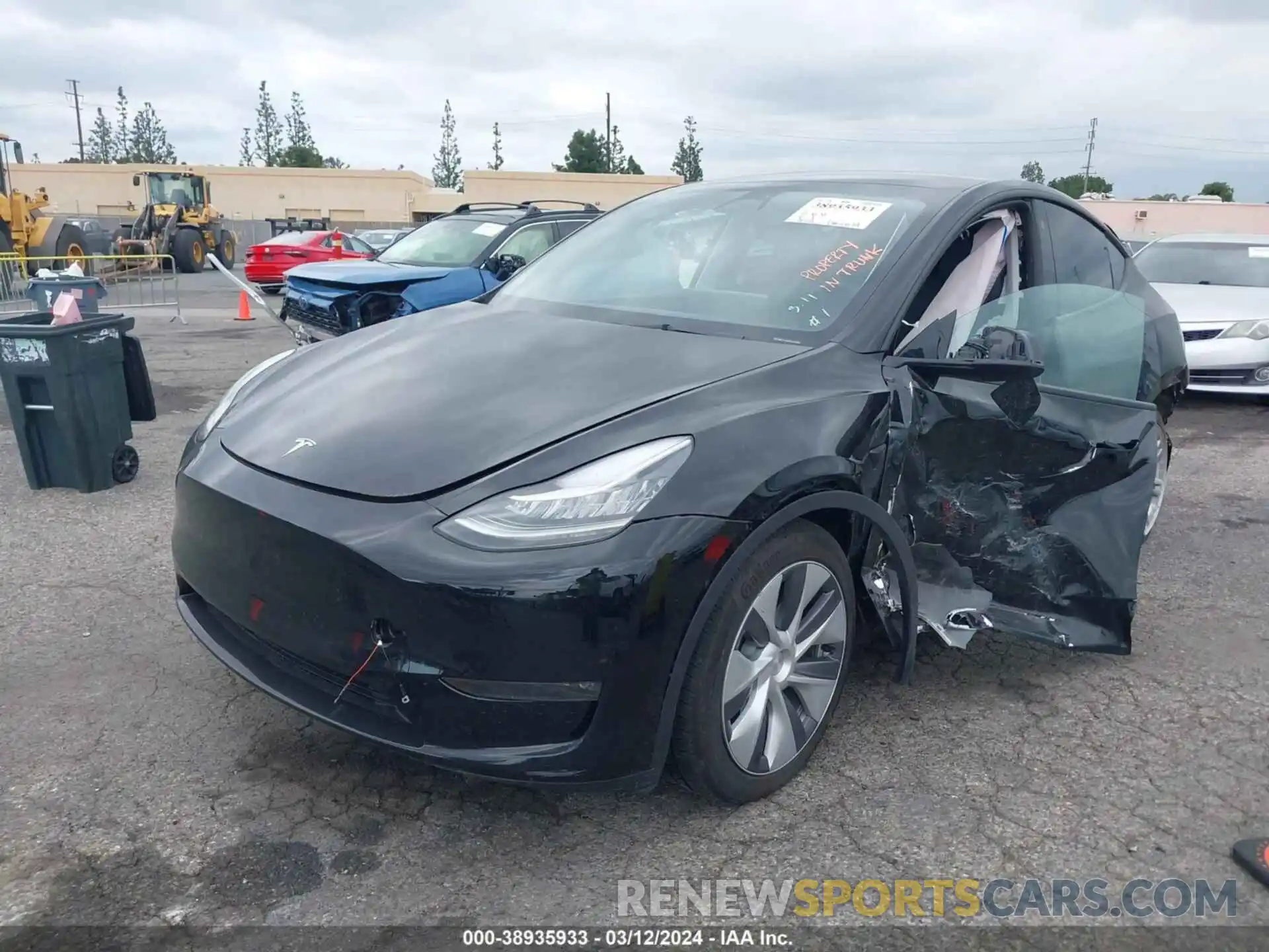 2 Фотография поврежденного автомобиля 7SAYGDEE1PA060049 TESLA MODEL Y 2023