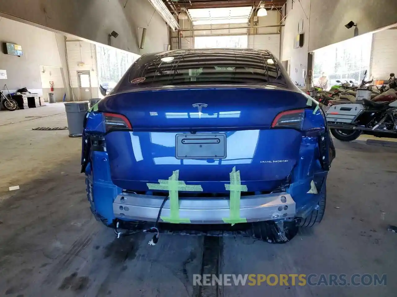 6 Photograph of a damaged car 7SAYGDEE1PA136420 TESLA MODEL Y 2023