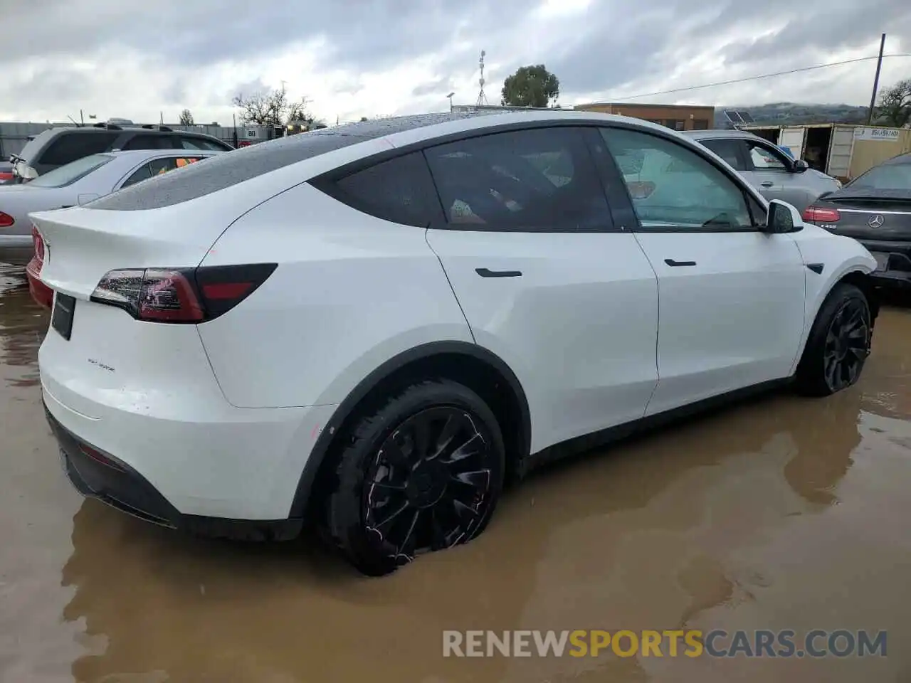 3 Photograph of a damaged car 7SAYGDEE1PF631378 TESLA MODEL Y 2023