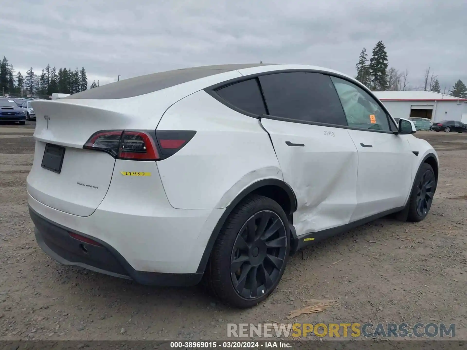 4 Photograph of a damaged car 7SAYGDEE1PF676157 TESLA MODEL Y 2023