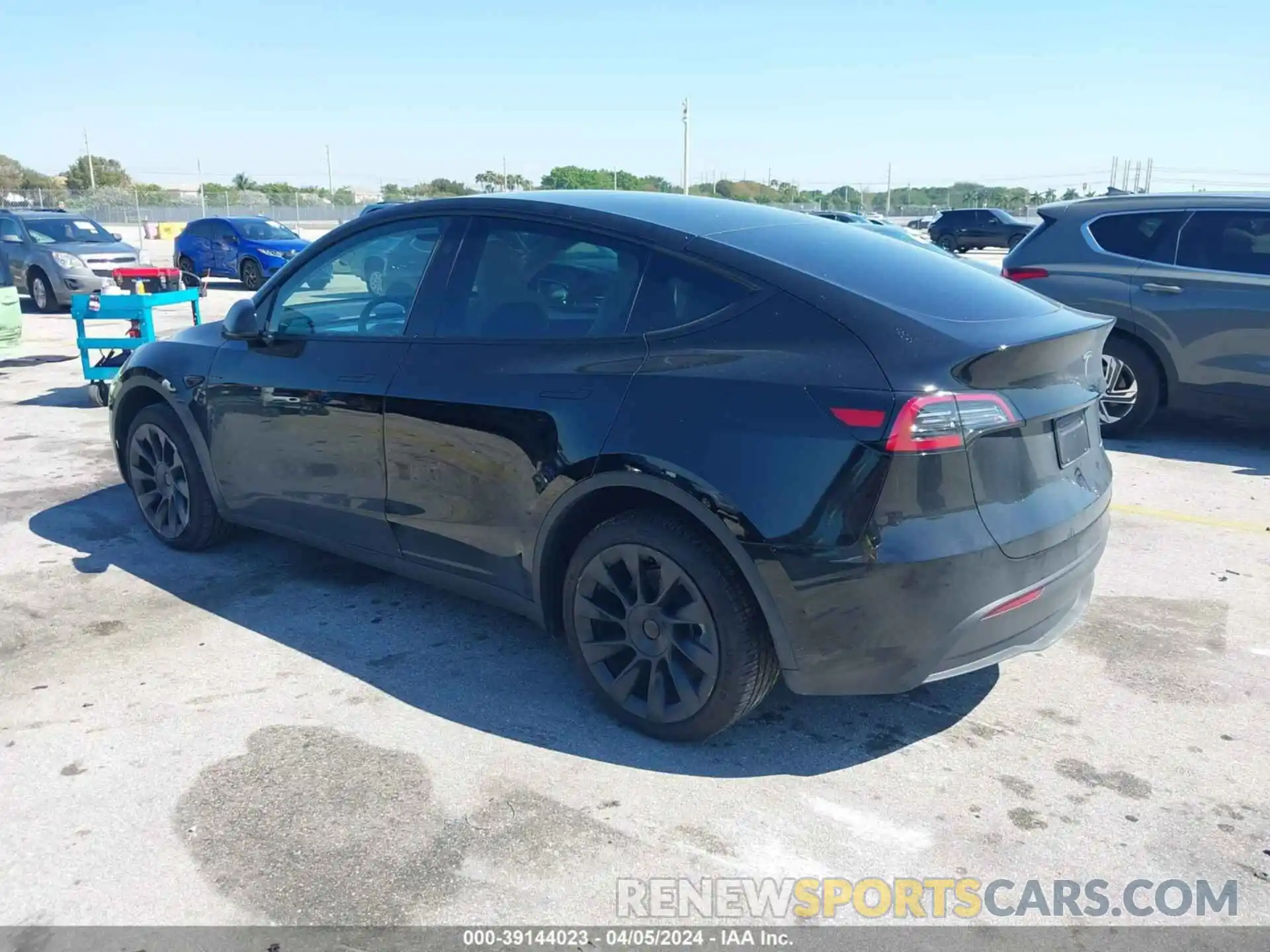 3 Photograph of a damaged car 7SAYGDEE1PF937030 TESLA MODEL Y 2023