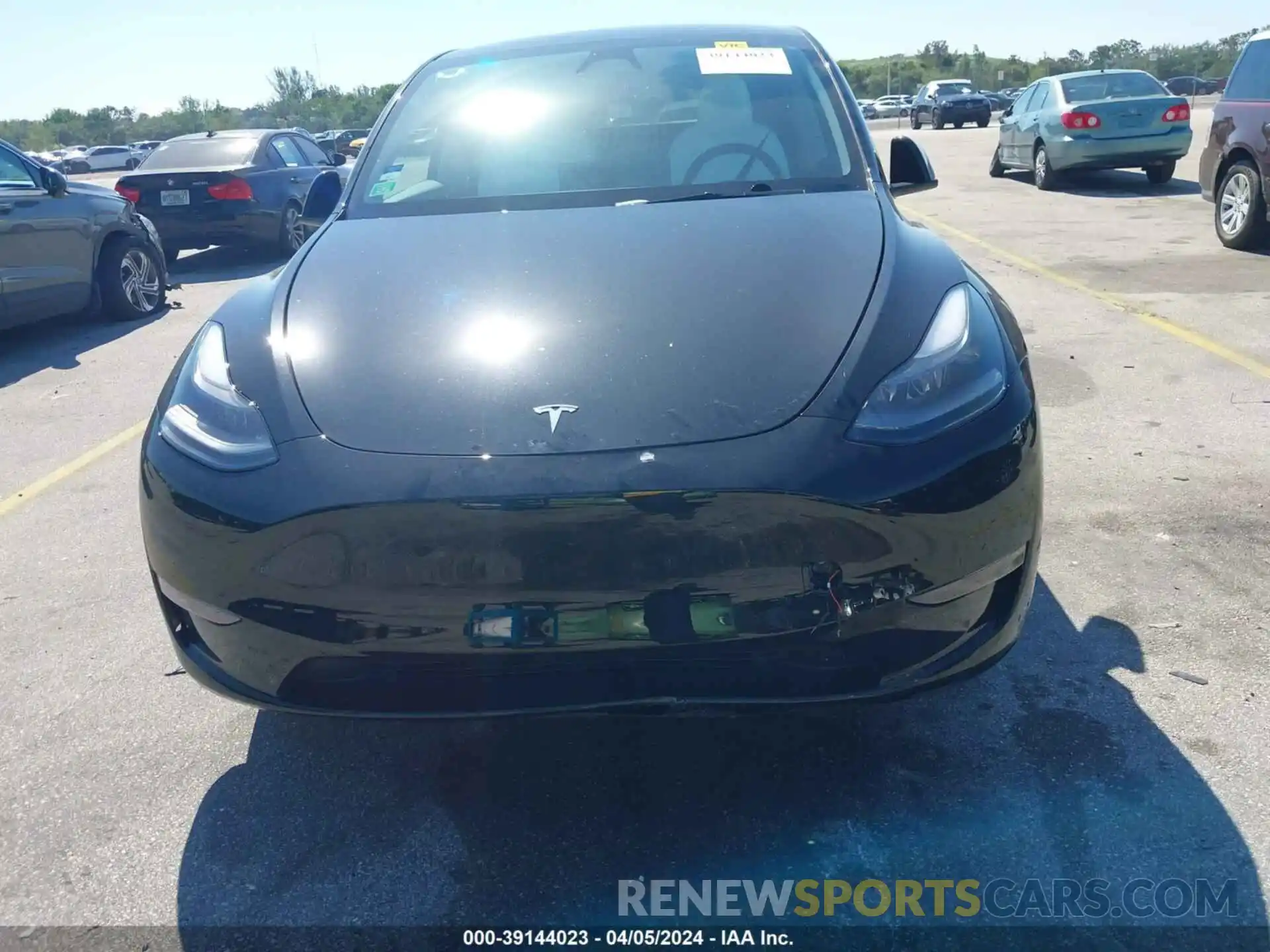 6 Photograph of a damaged car 7SAYGDEE1PF937030 TESLA MODEL Y 2023