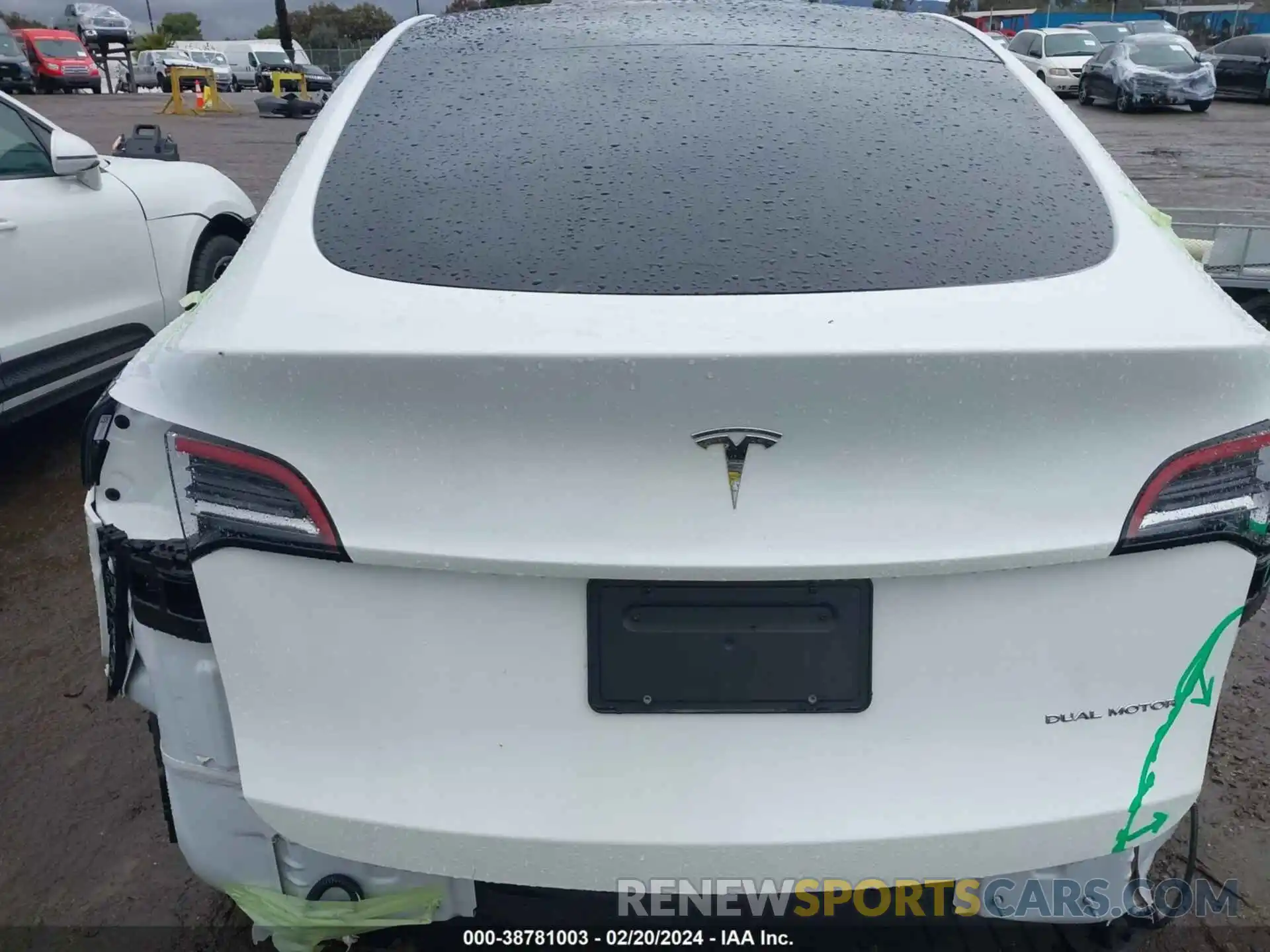 17 Photograph of a damaged car 7SAYGDEE2PA023463 TESLA MODEL Y 2023