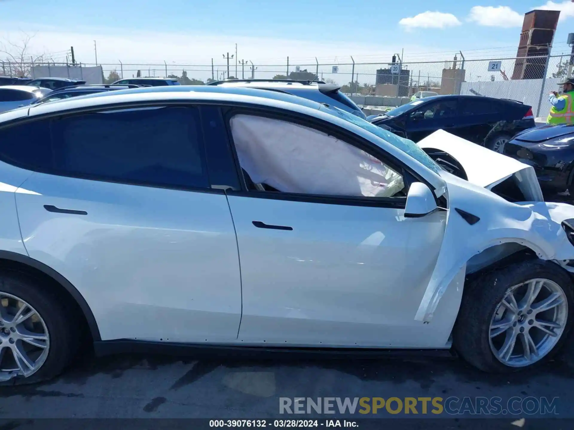 13 Фотография поврежденного автомобиля 7SAYGDEE2PA037749 TESLA MODEL Y 2023