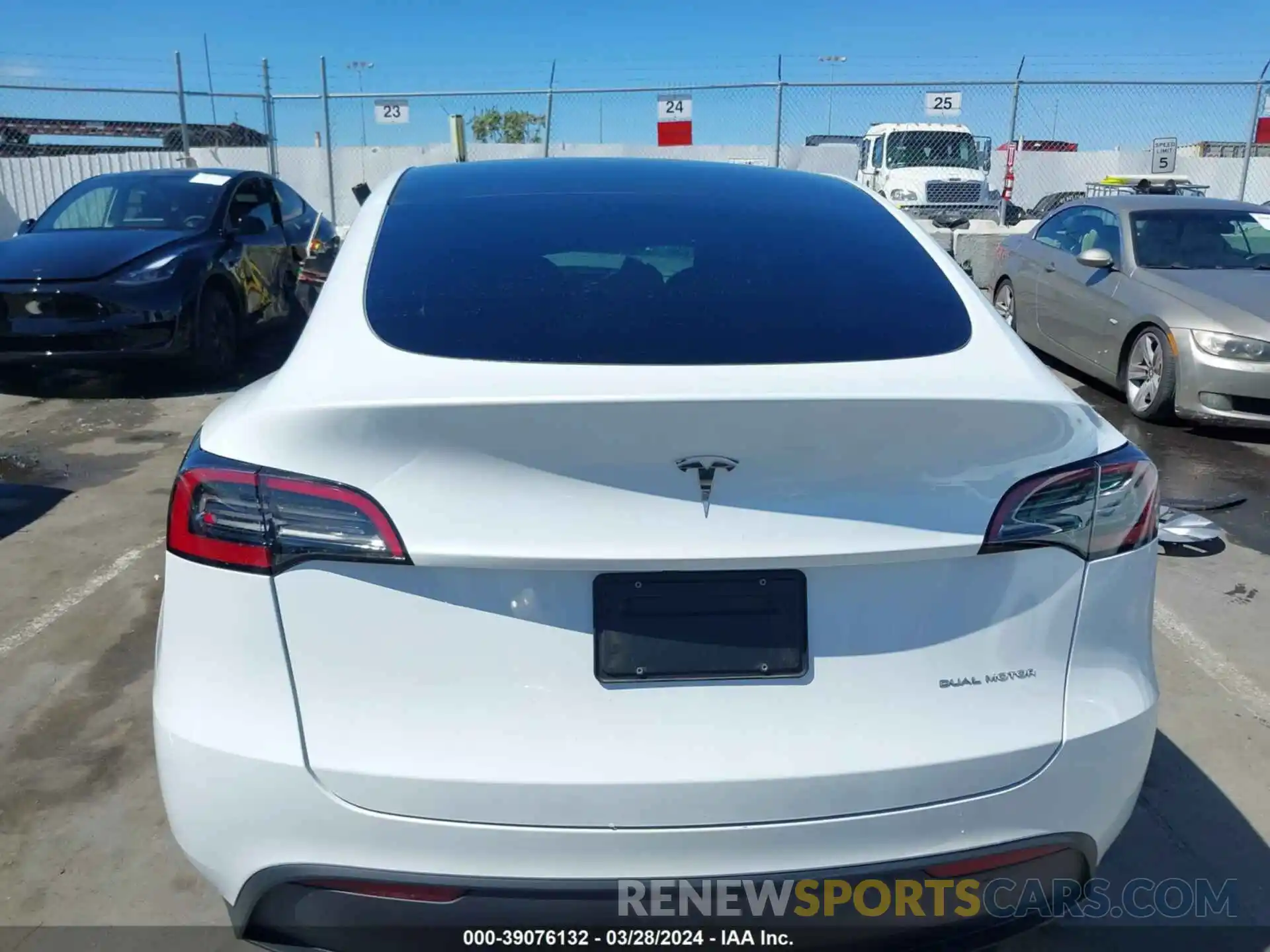 16 Photograph of a damaged car 7SAYGDEE2PA037749 TESLA MODEL Y 2023