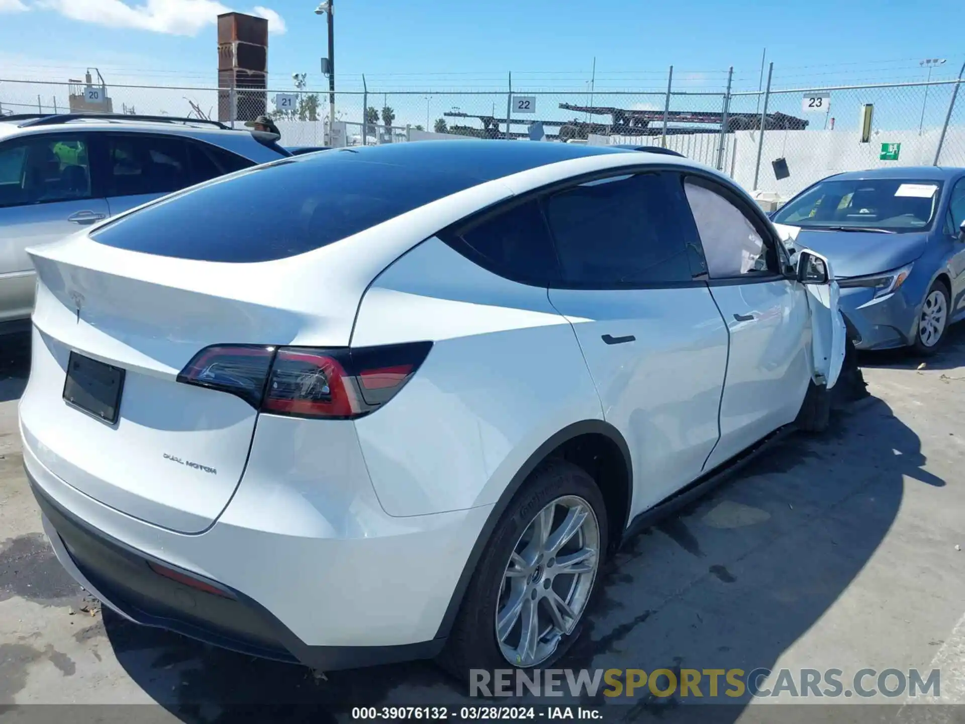 4 Photograph of a damaged car 7SAYGDEE2PA037749 TESLA MODEL Y 2023