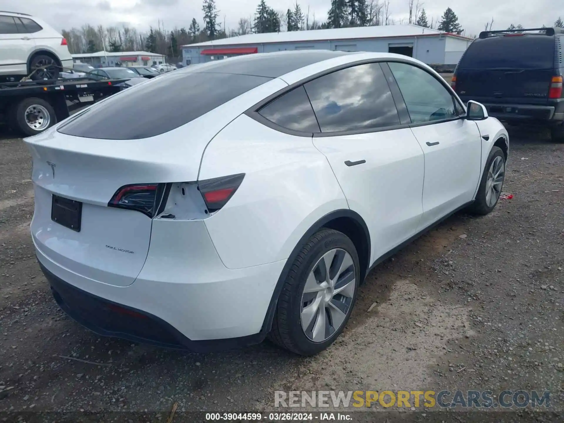 4 Photograph of a damaged car 7SAYGDEE2PF869031 TESLA MODEL Y 2023