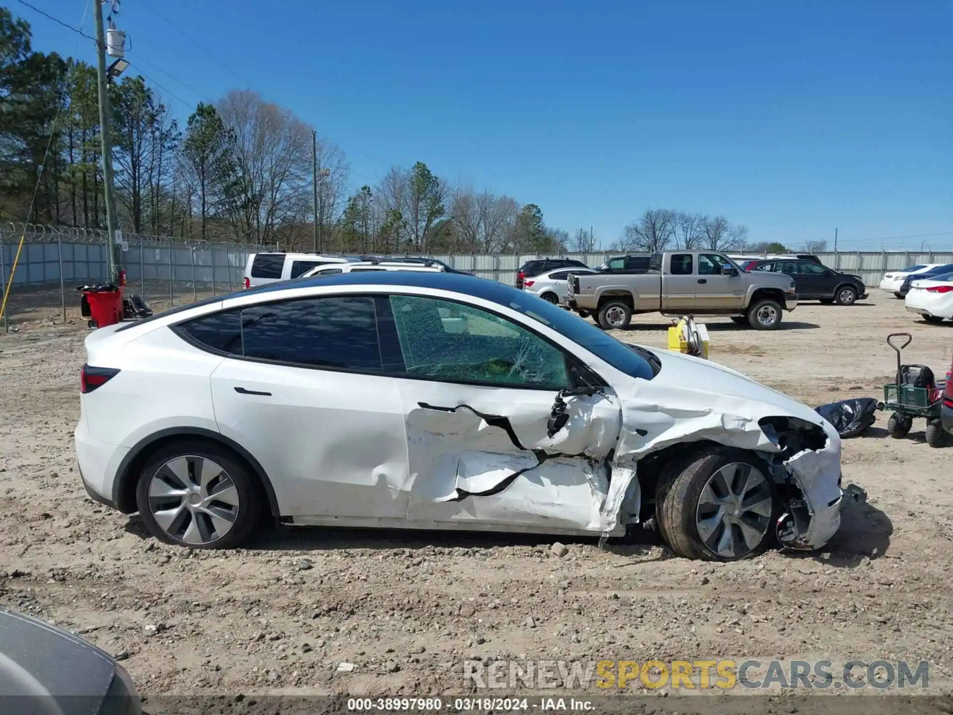 14 Photograph of a damaged car 7SAYGDEE3PA040272 TESLA MODEL Y 2023