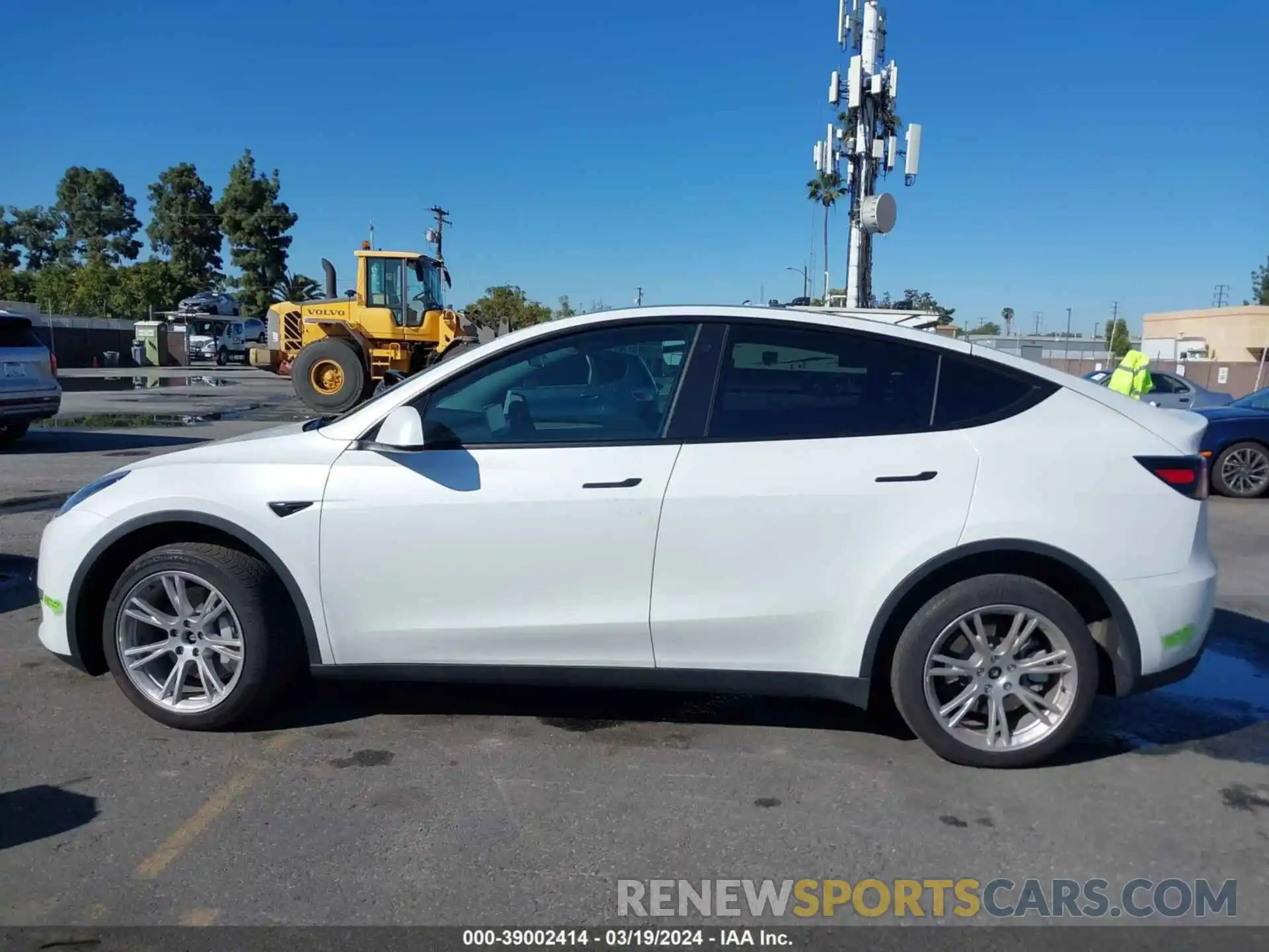 14 Photograph of a damaged car 7SAYGDEE3PA078293 TESLA MODEL Y 2023