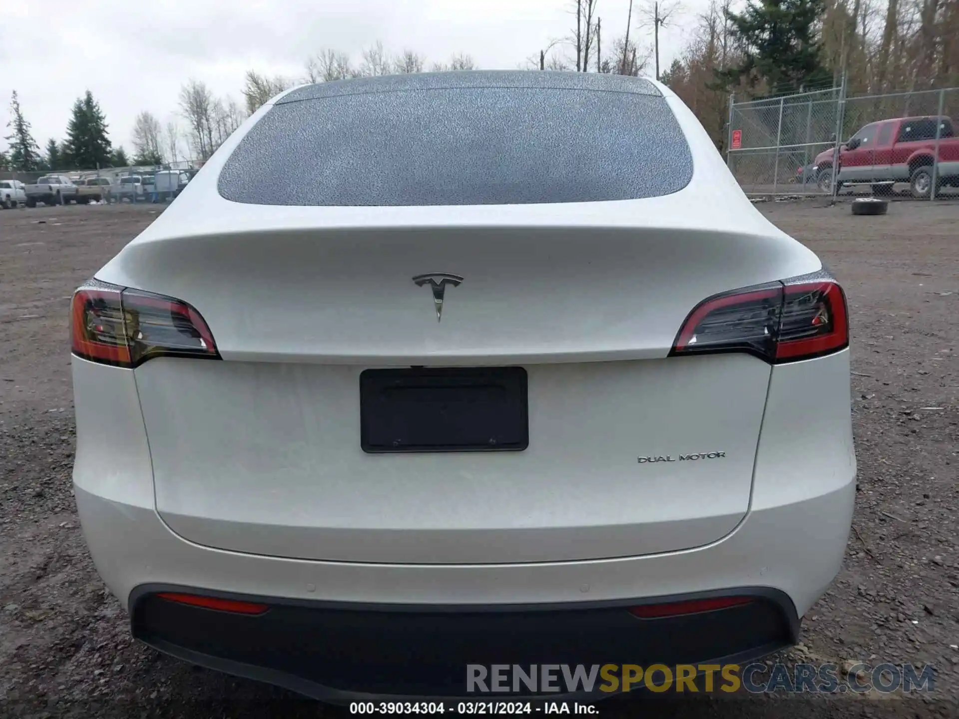 17 Photograph of a damaged car 7SAYGDEE3PF583768 TESLA MODEL Y 2023