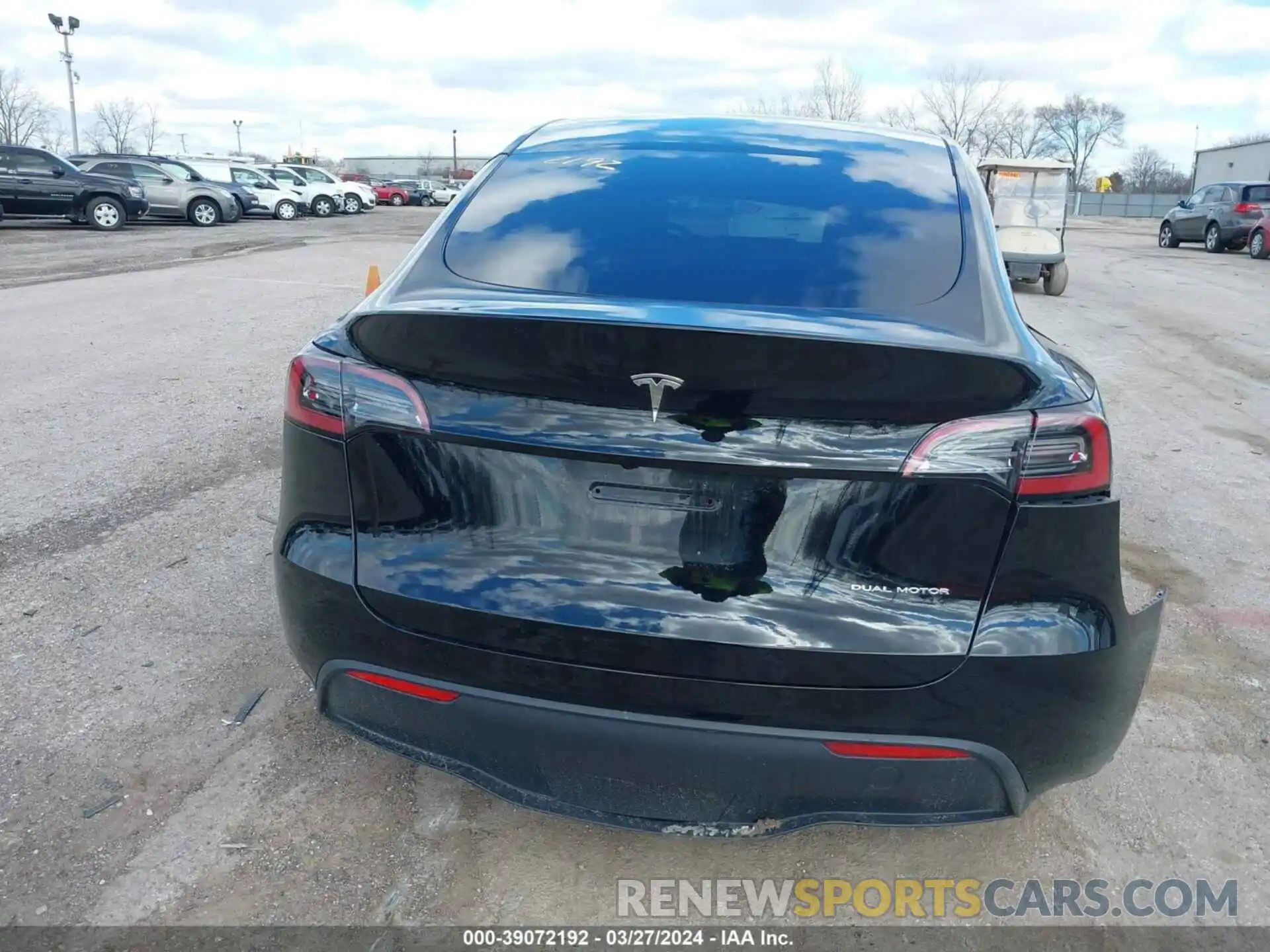 15 Photograph of a damaged car 7SAYGDEE3PF754681 TESLA MODEL Y 2023