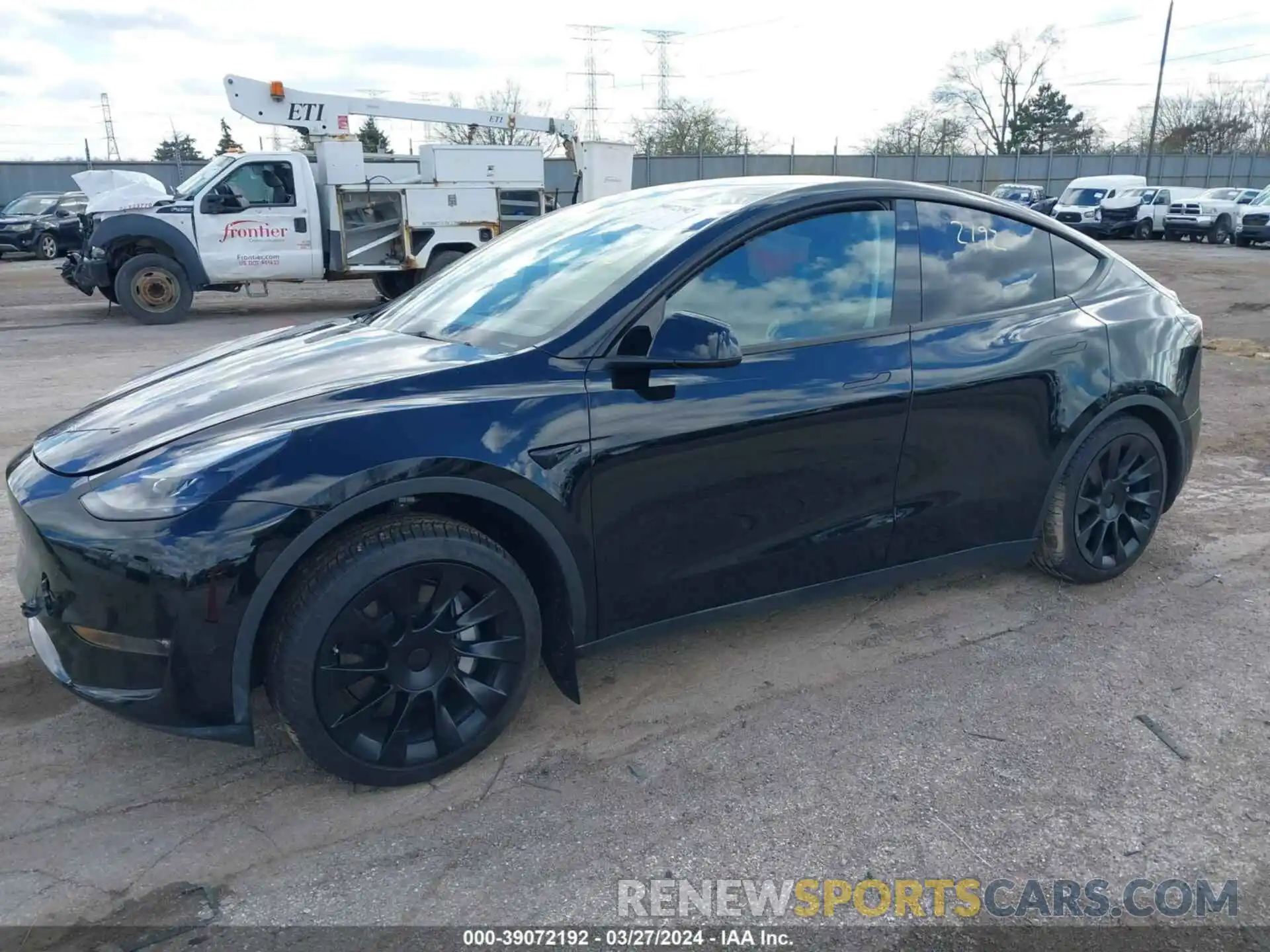 2 Photograph of a damaged car 7SAYGDEE3PF754681 TESLA MODEL Y 2023